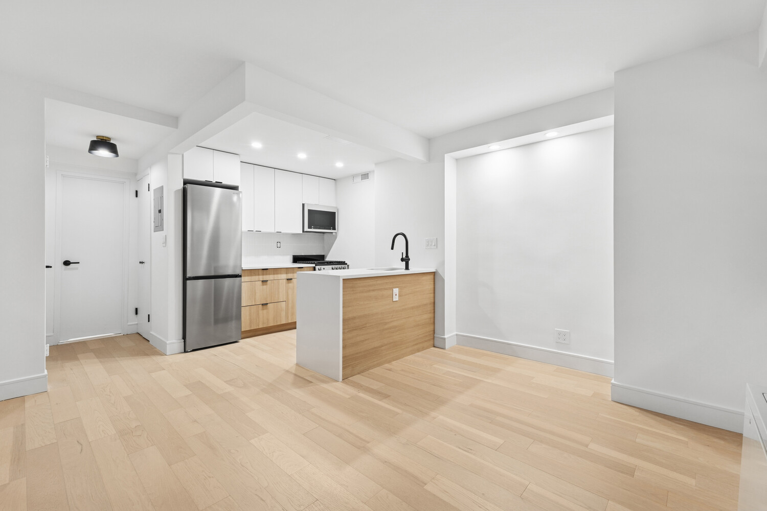 #7 photo, 321 E 48TH Street, Turtle Bay , NY 10017