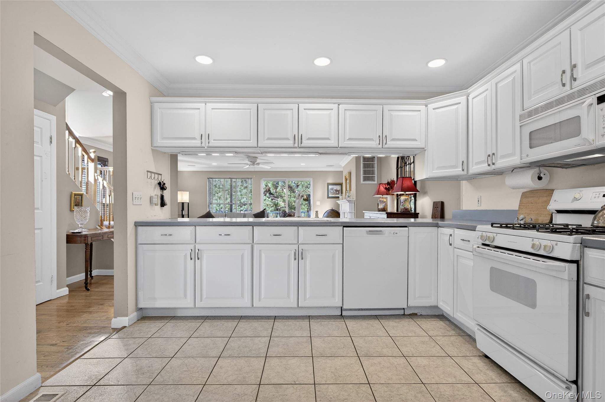 #13 photo, 1 Parkridge Court, سوفولك Huntington , NY 11743