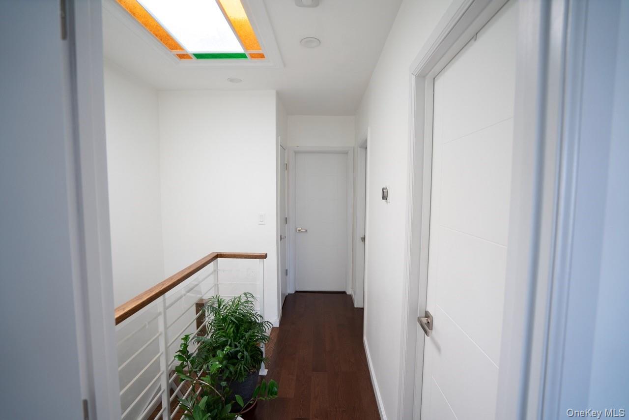 #16 photo, 64-68 83 Place, 뉴욕퀸즈 Middle Village , NY 11379