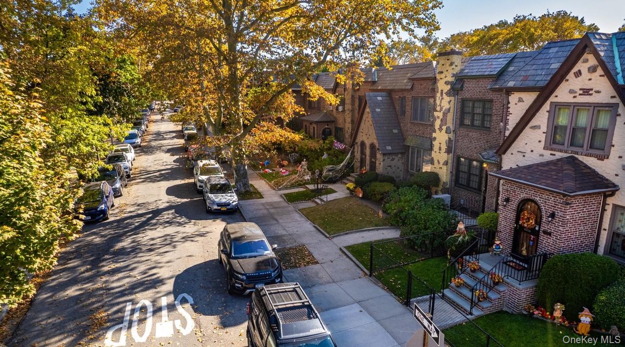 #4 photo, 64-68 83 Place, 뉴욕퀸즈 Middle Village , NY 11379