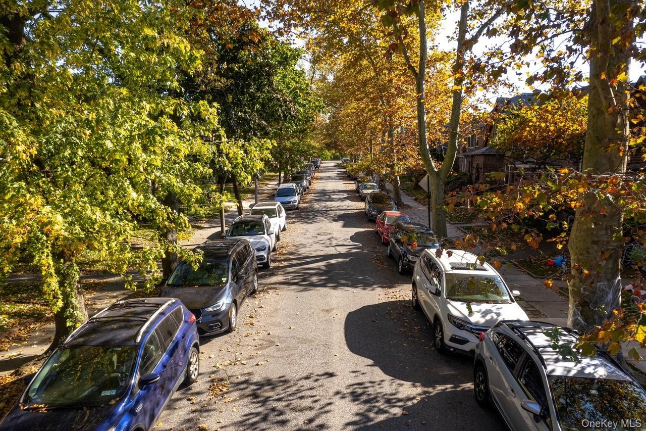 #5 photo, 64-68 83 Place, 뉴욕퀸즈 Middle Village , NY 11379