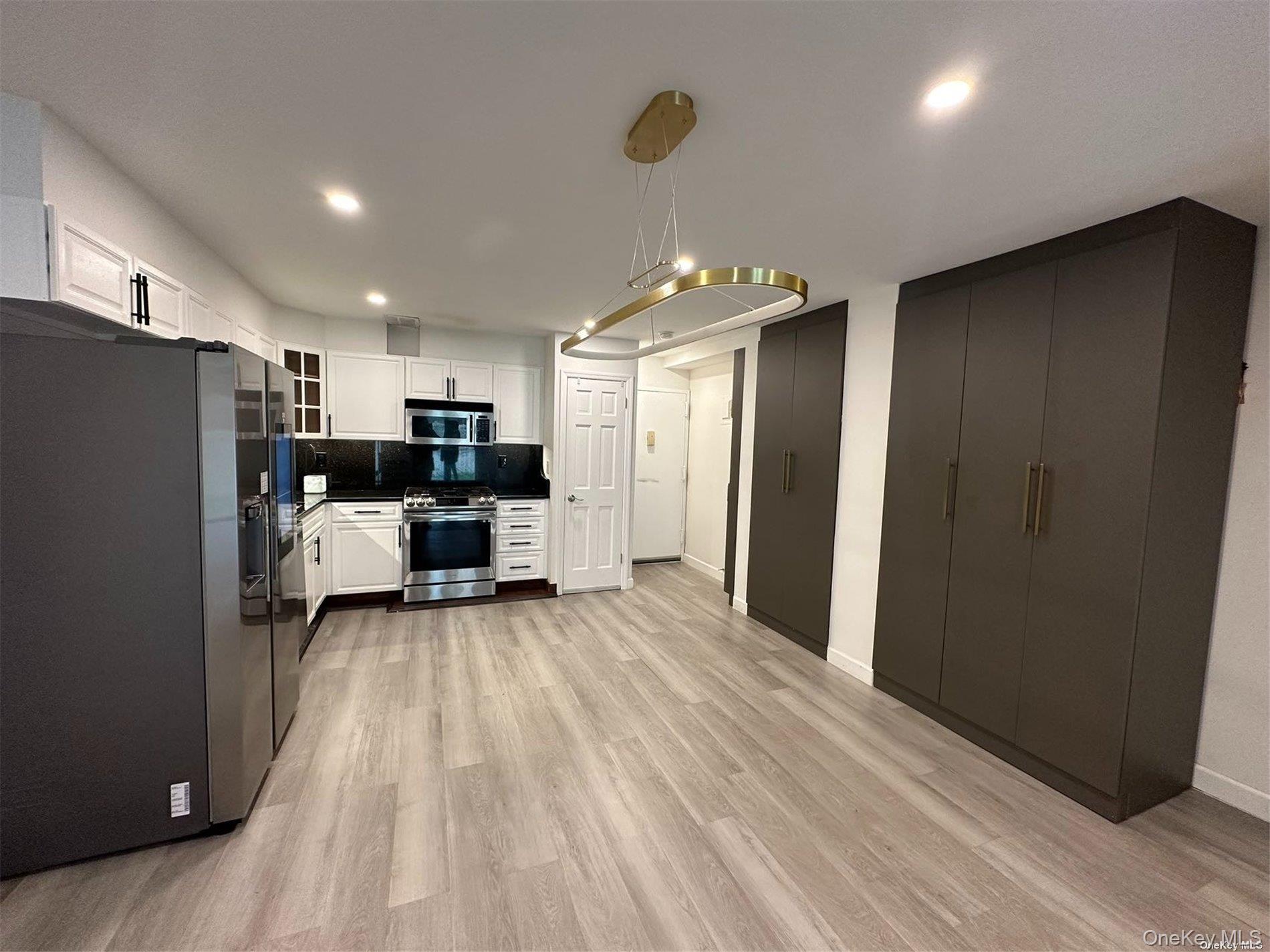 #9 photo, 13-36 Robin Lane, Bayside , NY 11360