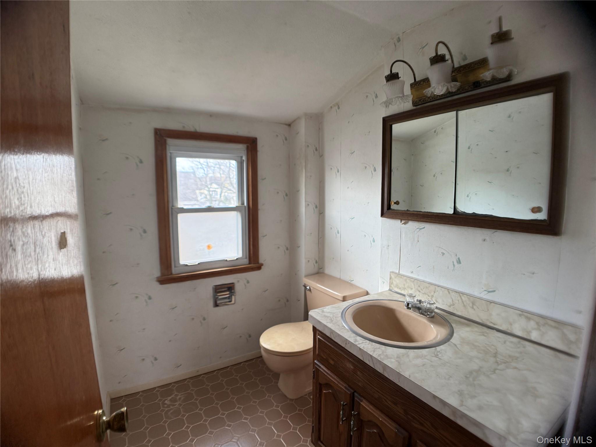 #10 photo, 1927 Franklin Road, Valley Stream , NY 11580