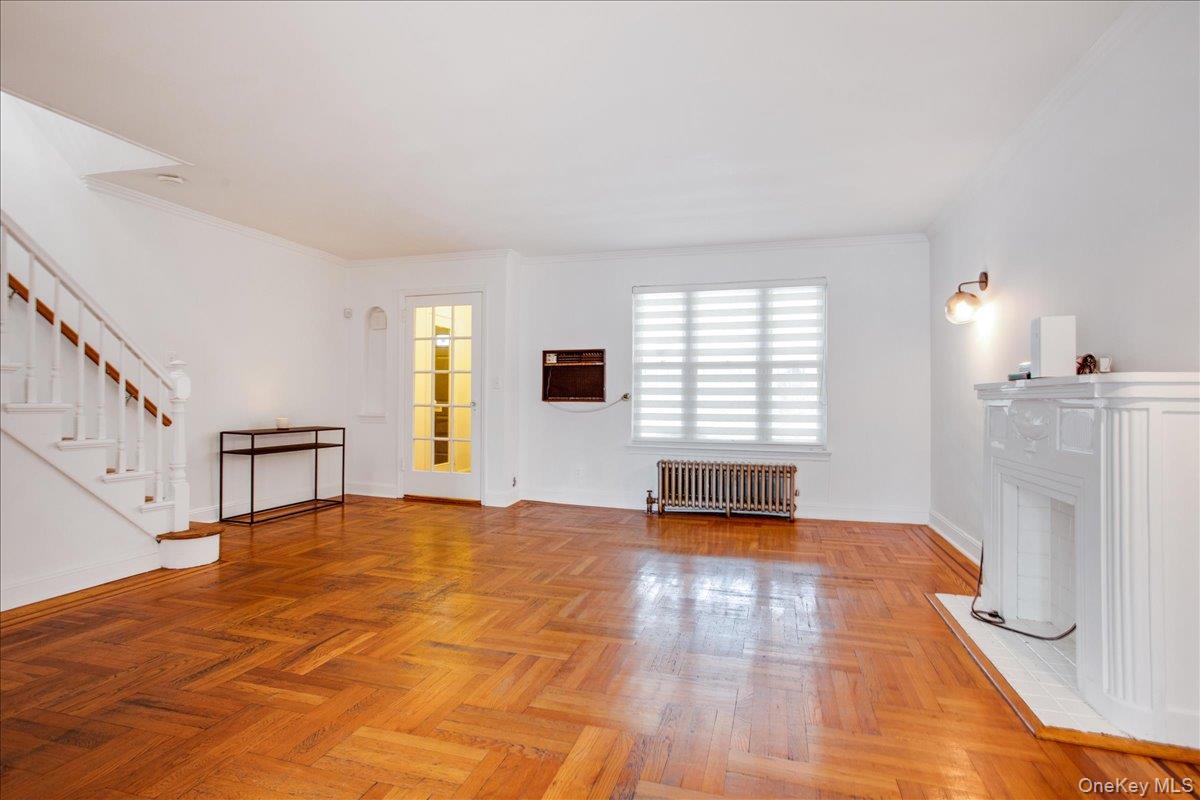 #4 photo, 6409 78th Street, 皇后区 中村 Middle Village , NY 11379