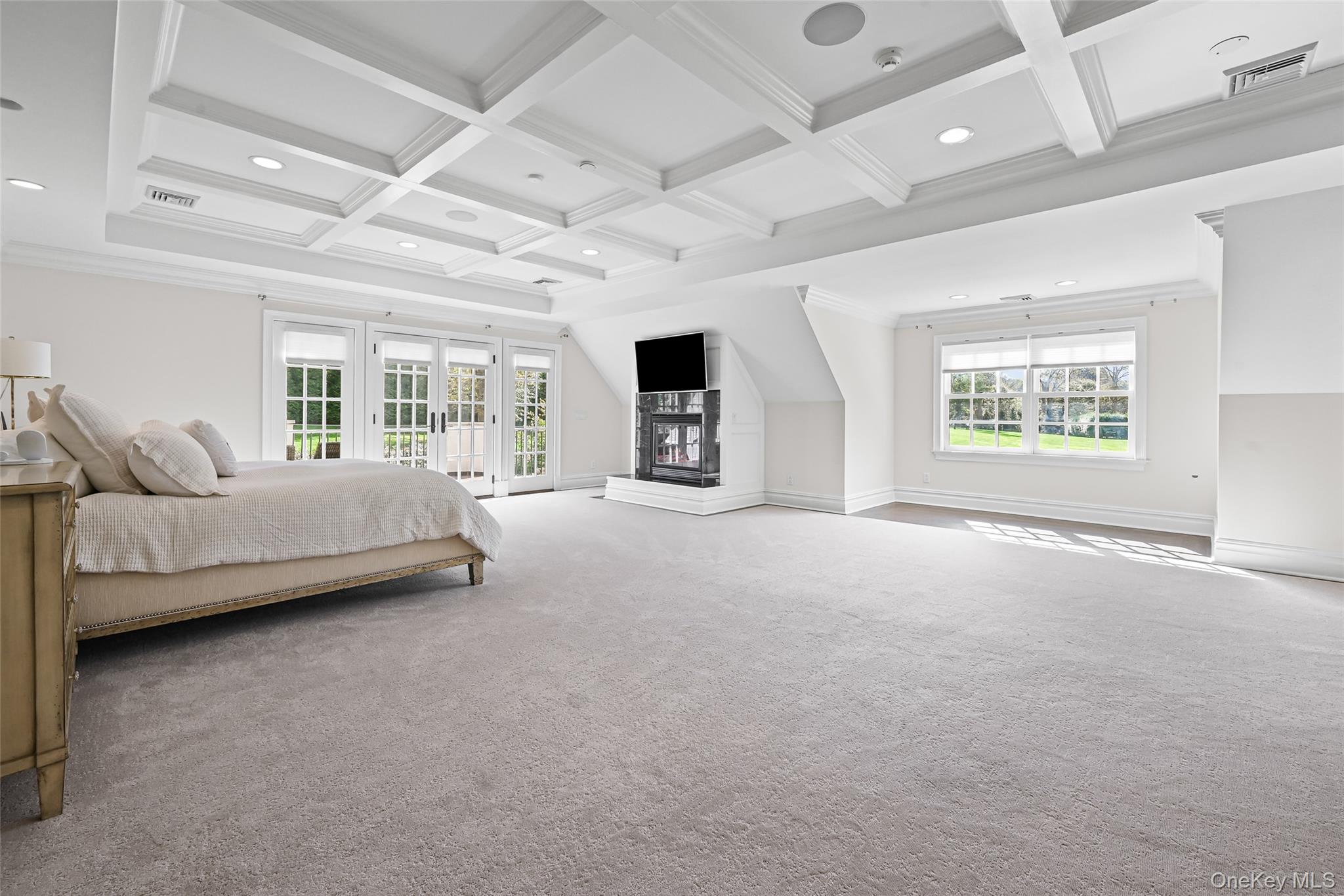 #11 photo, 15 High Ridge Lane, Matinecock , NY 11771