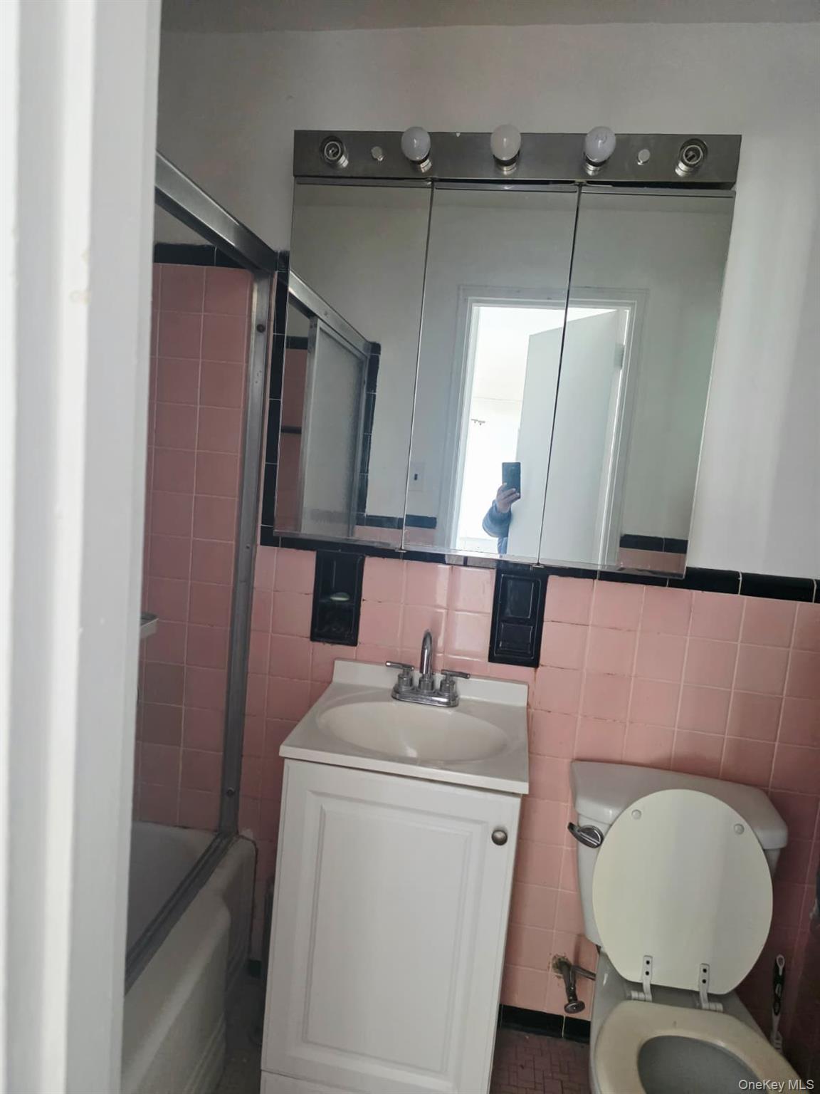 #7 photo, 16420 Highland Avenue, Jamaica Hills , NY 11432