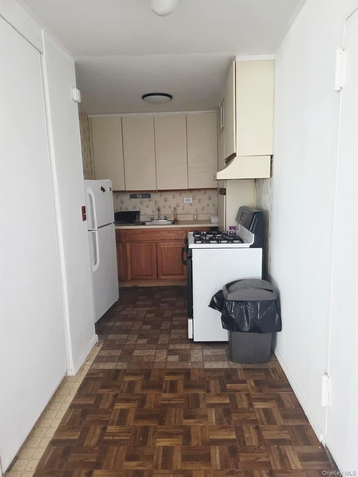 #8 photo, 16420 Highland Avenue, Jamaica Hills , NY 11432