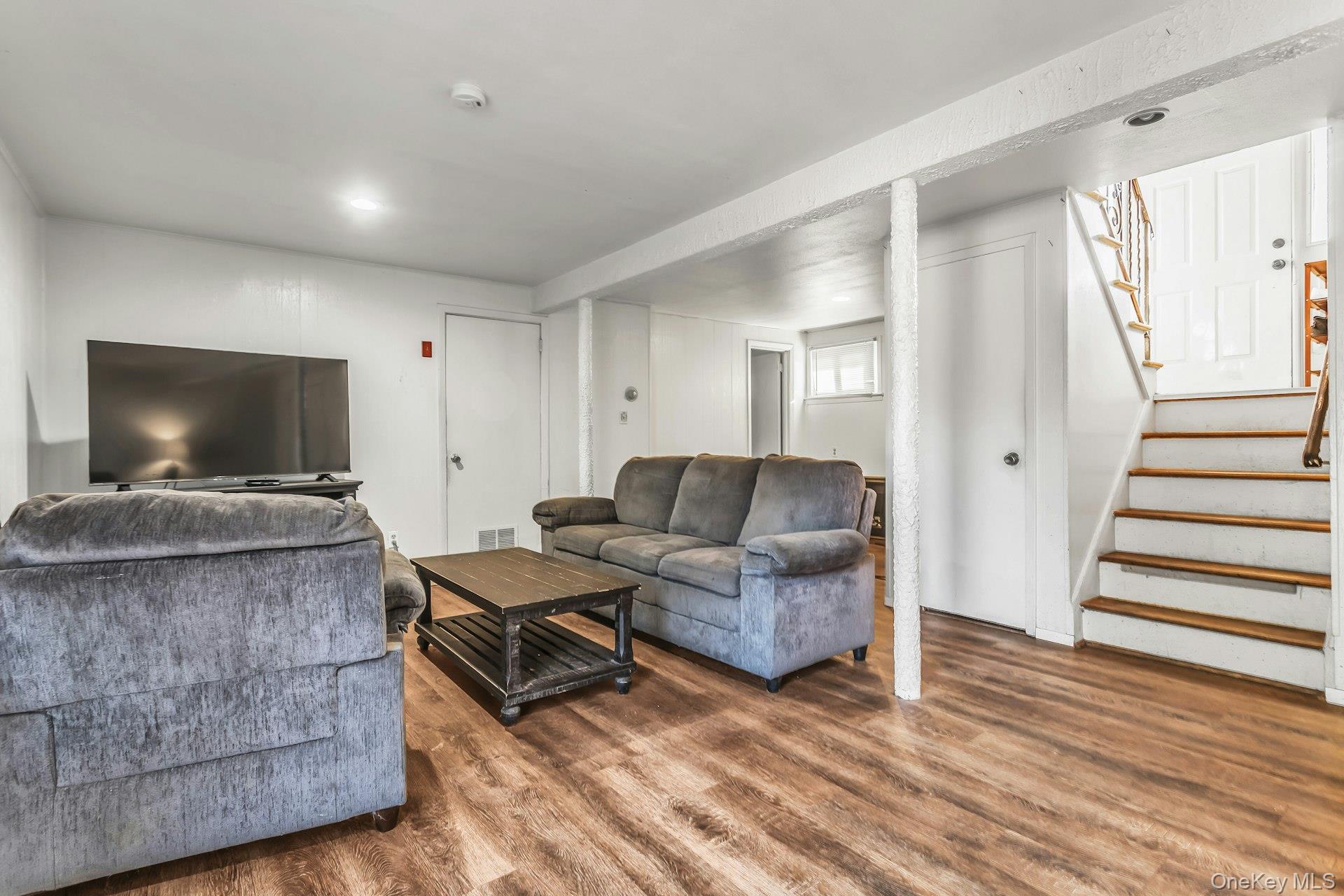 #13 photo, 25 Stillwell Street, מחוז סאפוק Huntington , NY 11743