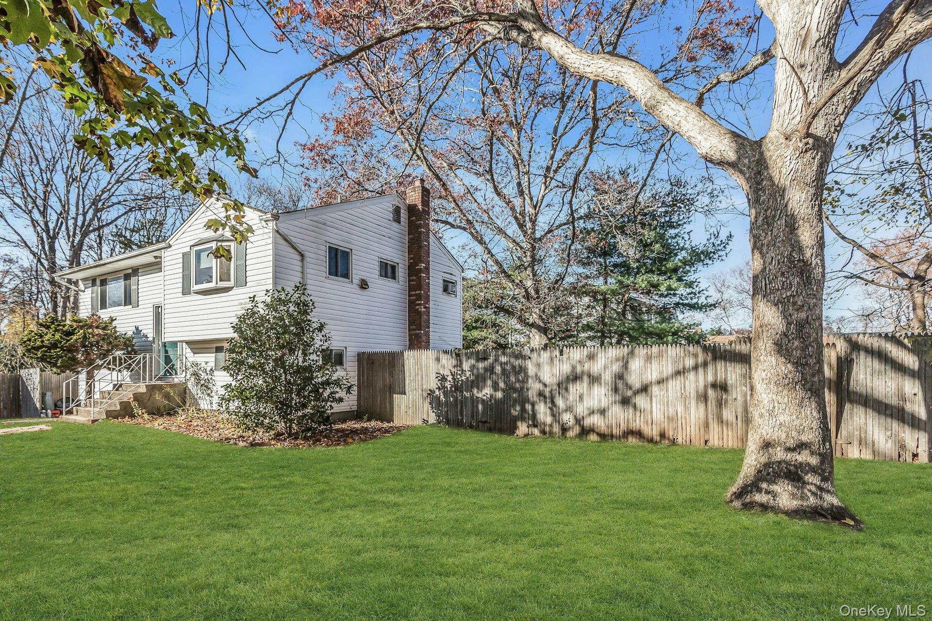 #16 photo, 25 Stillwell Street, מחוז סאפוק Huntington , NY 11743