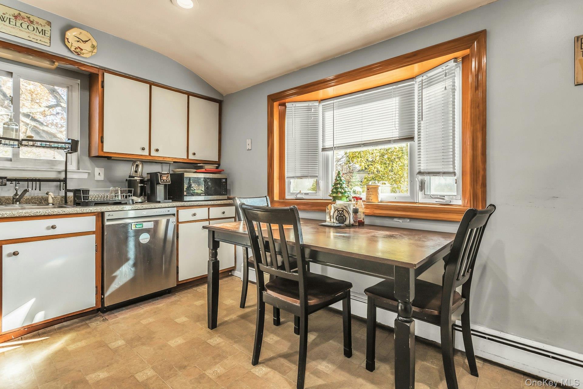 #6 photo, 25 Stillwell Street, מחוז סאפוק Huntington , NY 11743