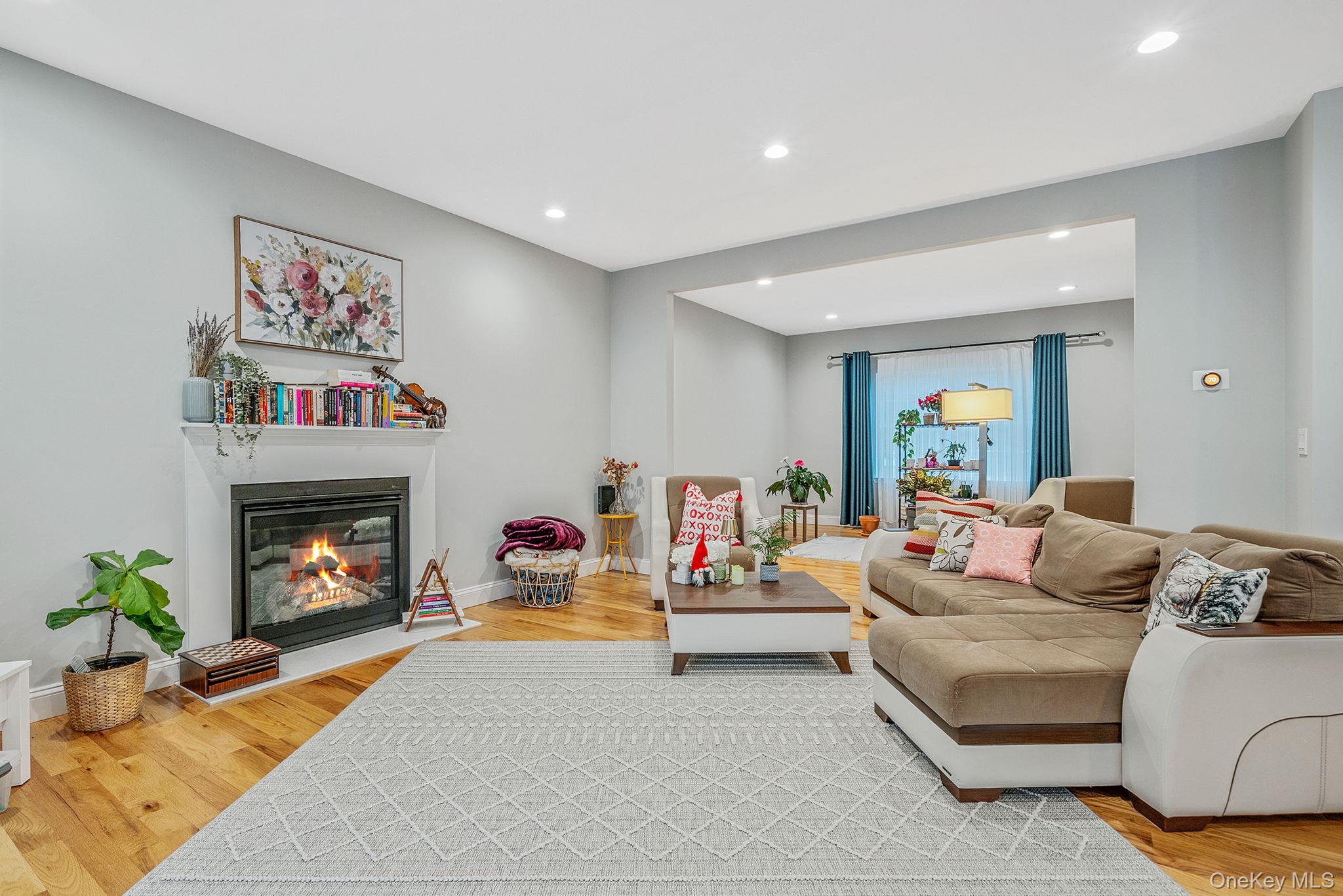 #10 photo, 152 Wood, מחוז סאפוק Centereach , NY 11720