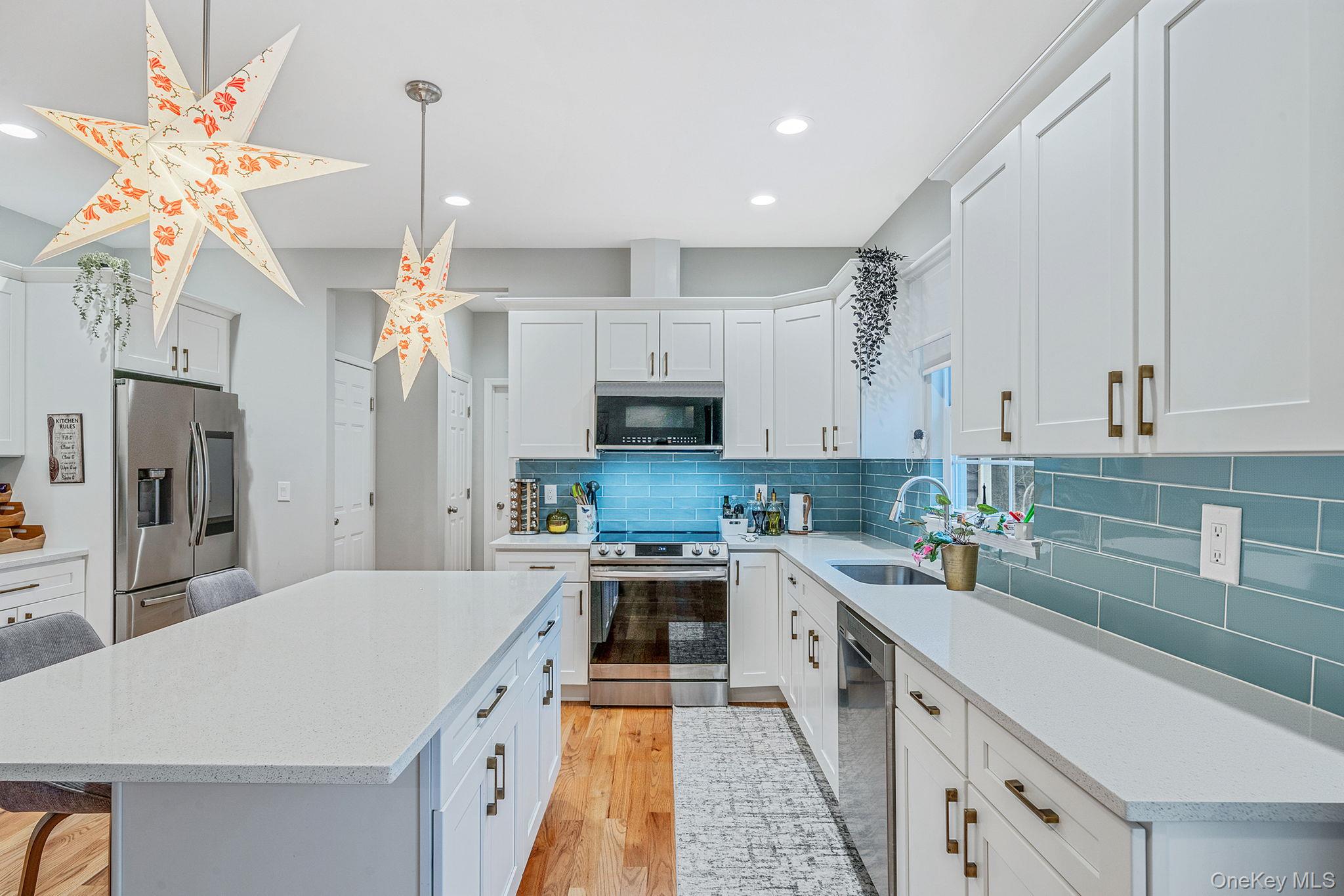 #13 photo, 152 Wood, מחוז סאפוק Centereach , NY 11720