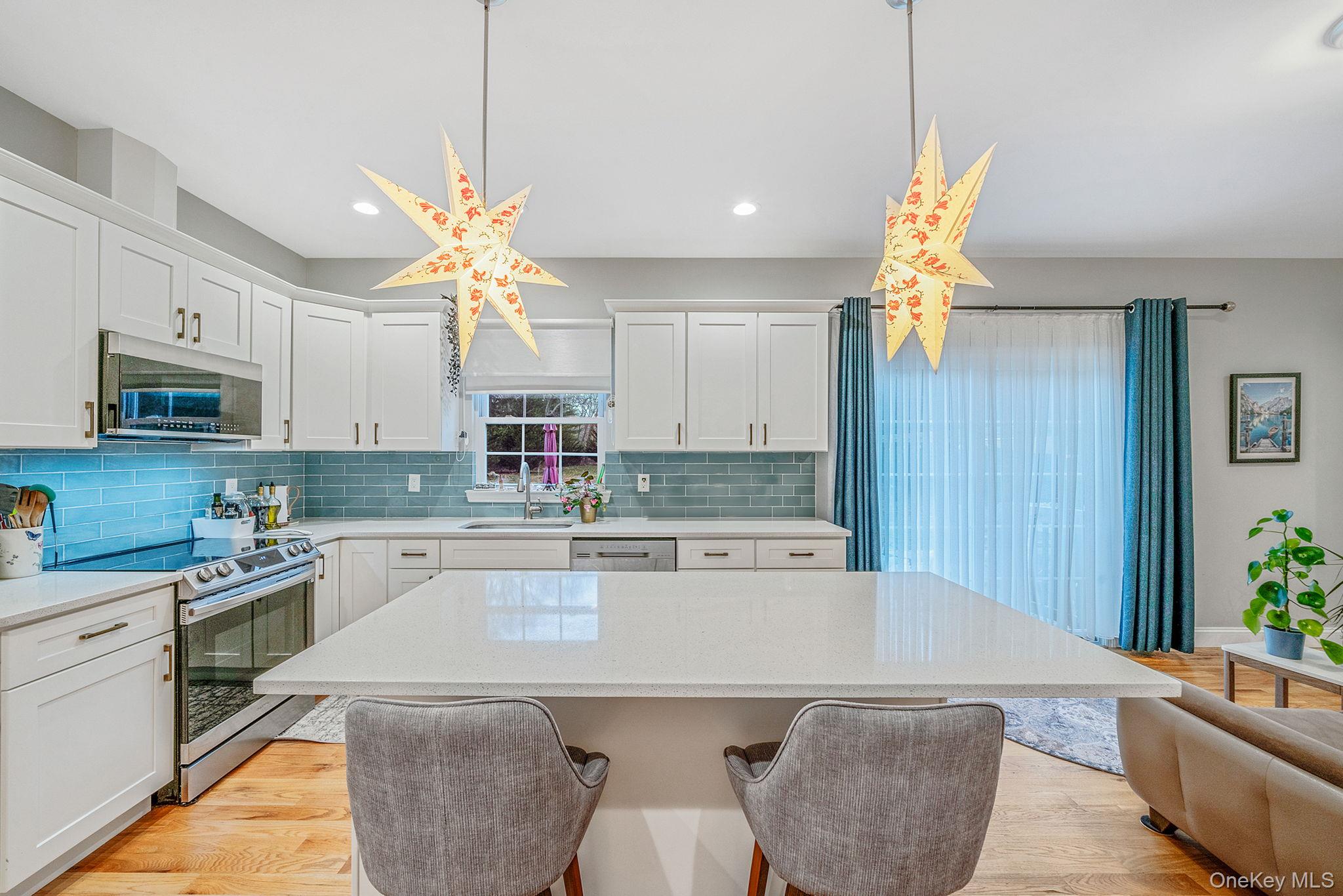 #15 photo, 152 Wood, מחוז סאפוק Centereach , NY 11720