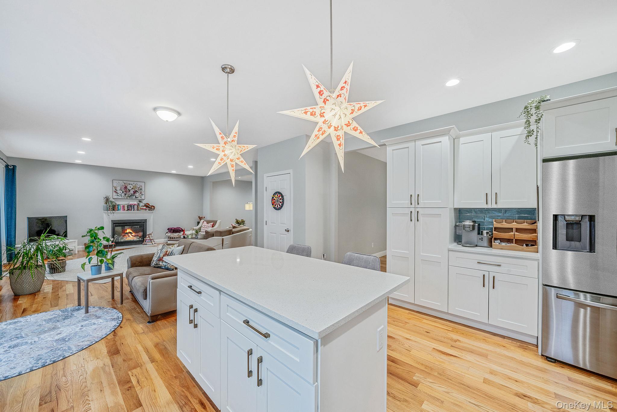 #16 photo, 152 Wood, מחוז סאפוק Centereach , NY 11720