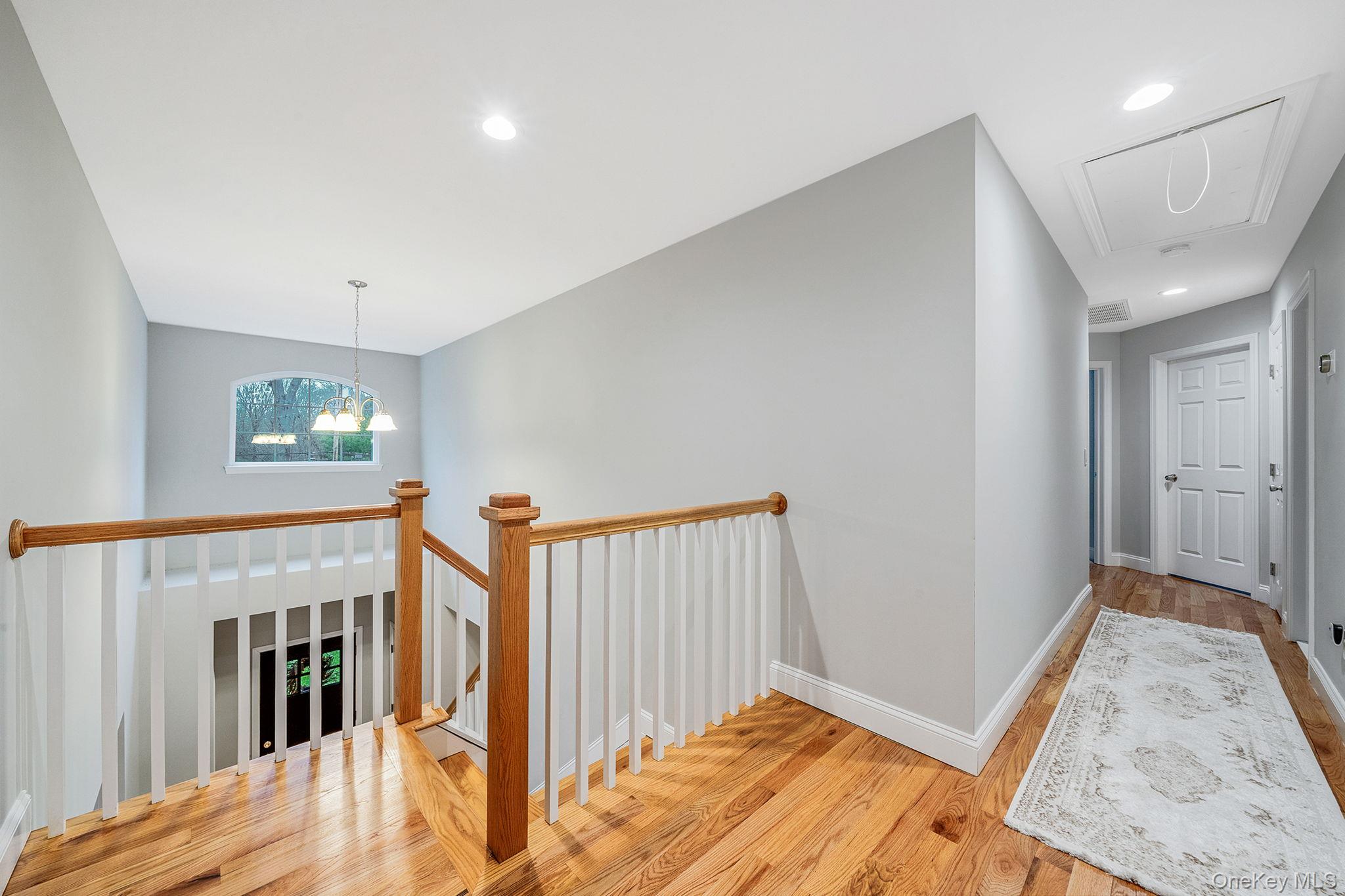 #17 photo, 152 Wood, מחוז סאפוק Centereach , NY 11720