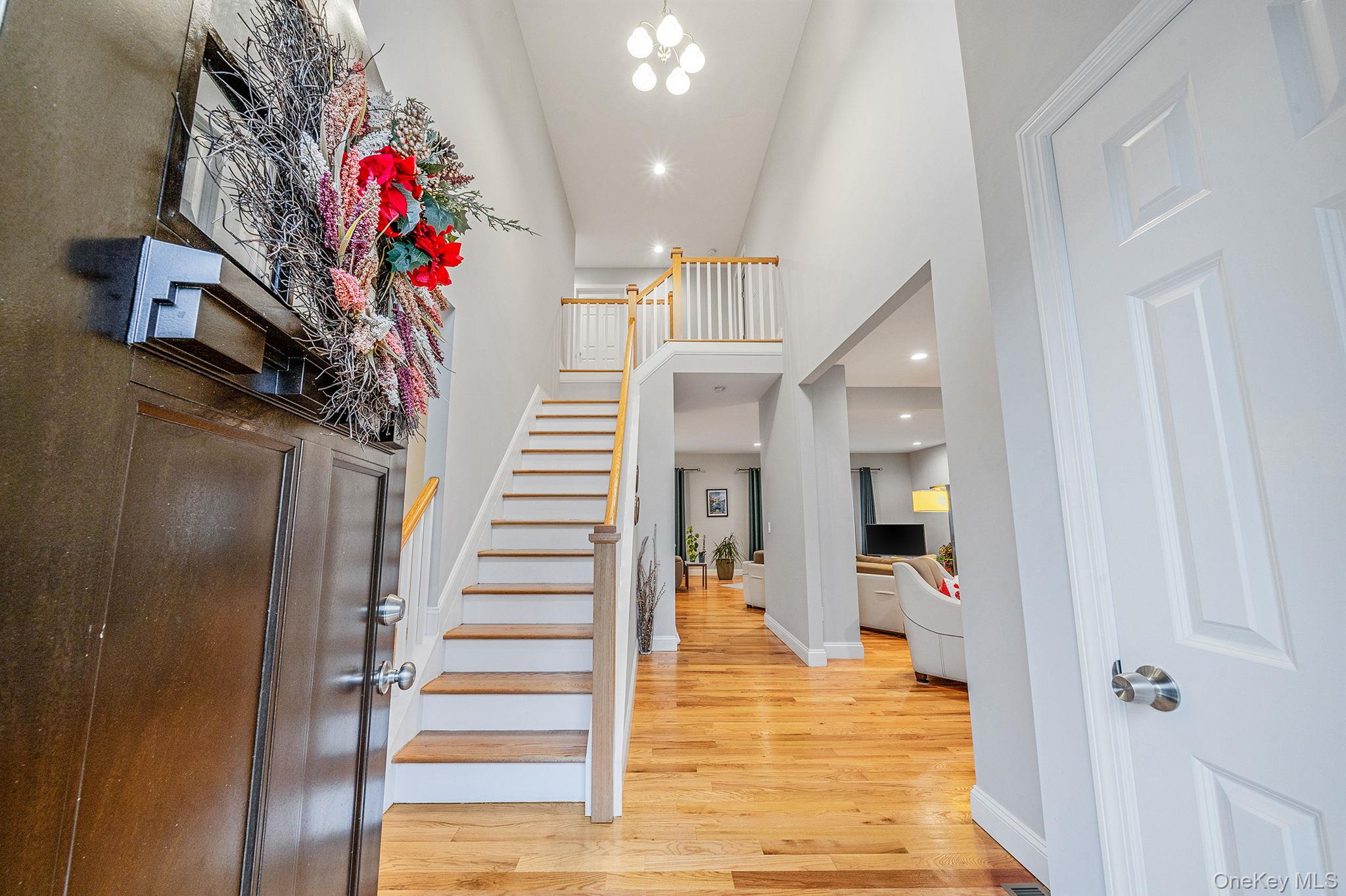 #3 photo, 152 Wood, מחוז סאפוק Centereach , NY 11720