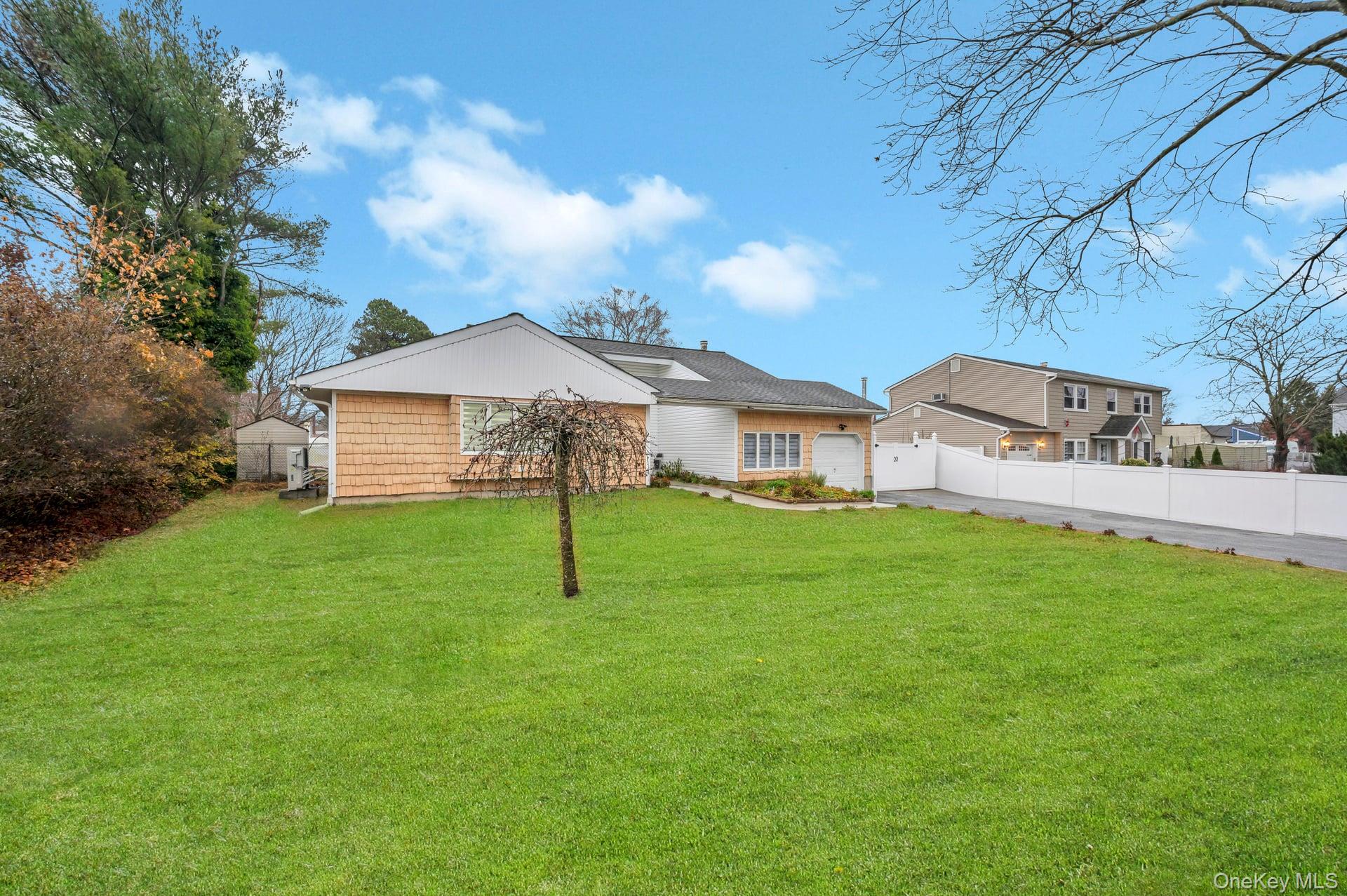 #18 photo, 15 Drake Avenue, Саффолк ‖ Bellport , NY 11713