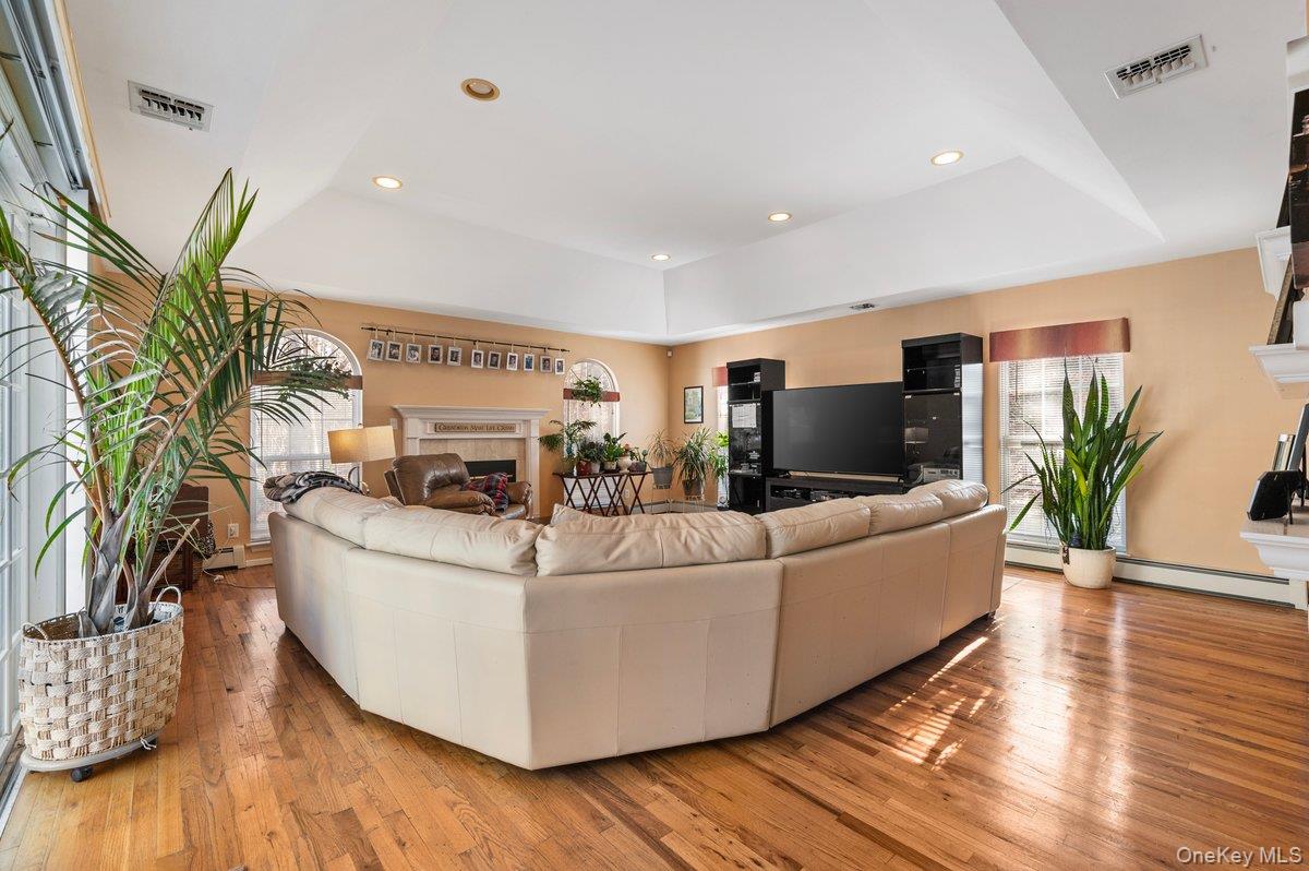 #15 photo, 11 Moran Court, Manorville , NY 11949