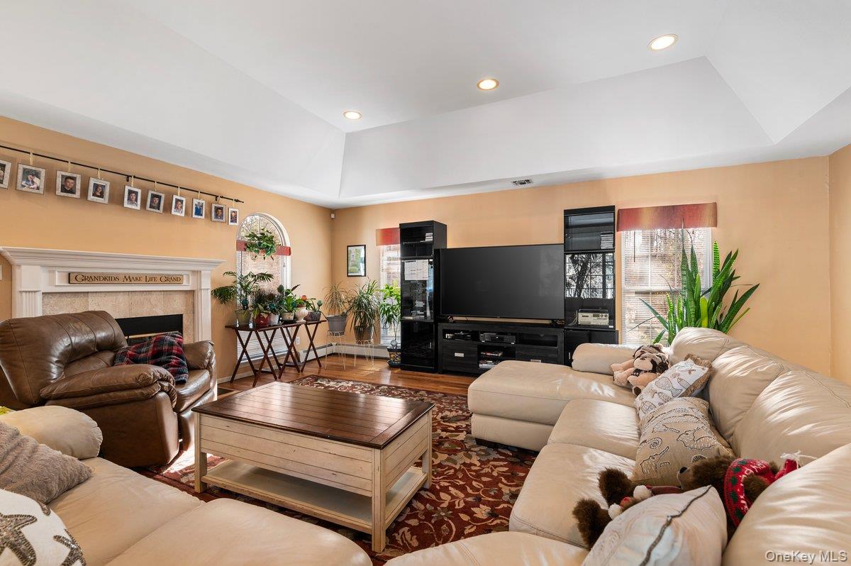 #16 photo, 11 Moran Court, Manorville , NY 11949