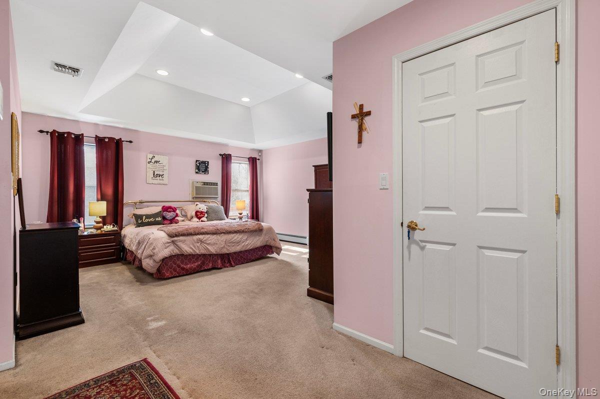 #17 photo, 11 Moran Court, Manorville , NY 11949