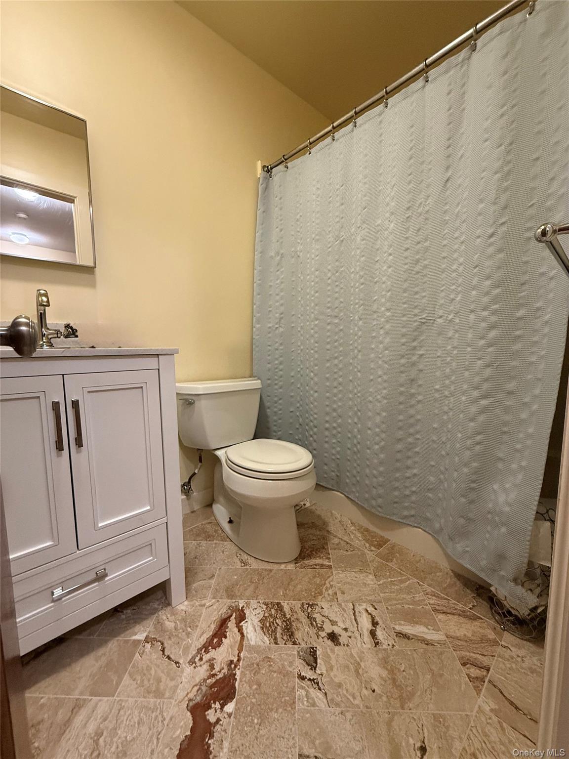 #3 photo, 406 Hinsdale Street, Brooklyn , NY 11207