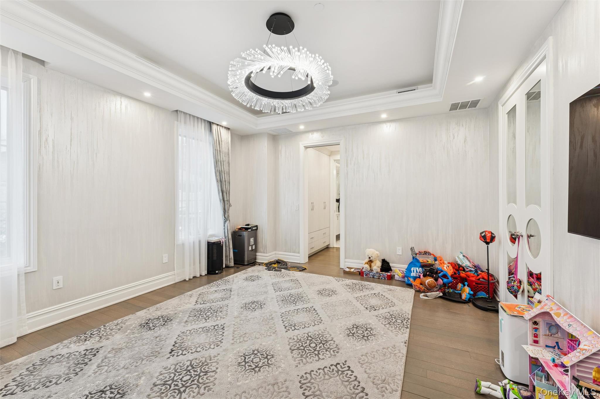 #11 photo, 81-05 139th Street, Briarwood , NY 11435