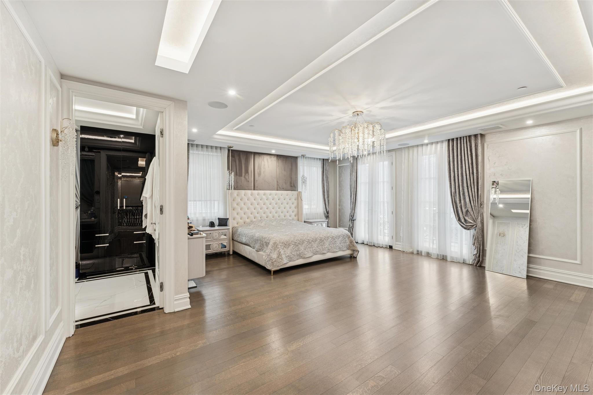 #18 photo, 81-05 139th Street, Briarwood , NY 11435