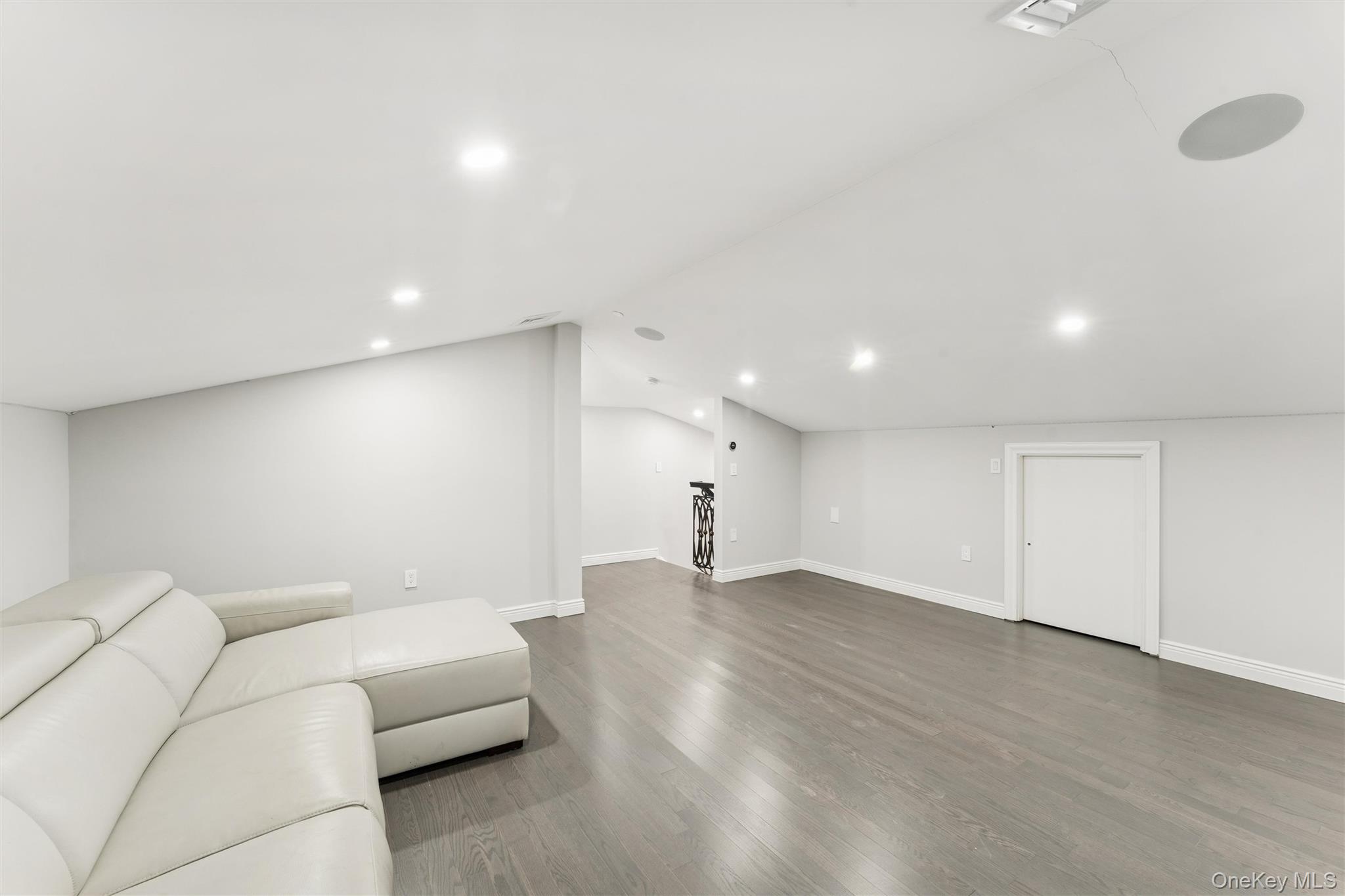 #19 photo, 81-05 139th Street, Briarwood , NY 11435