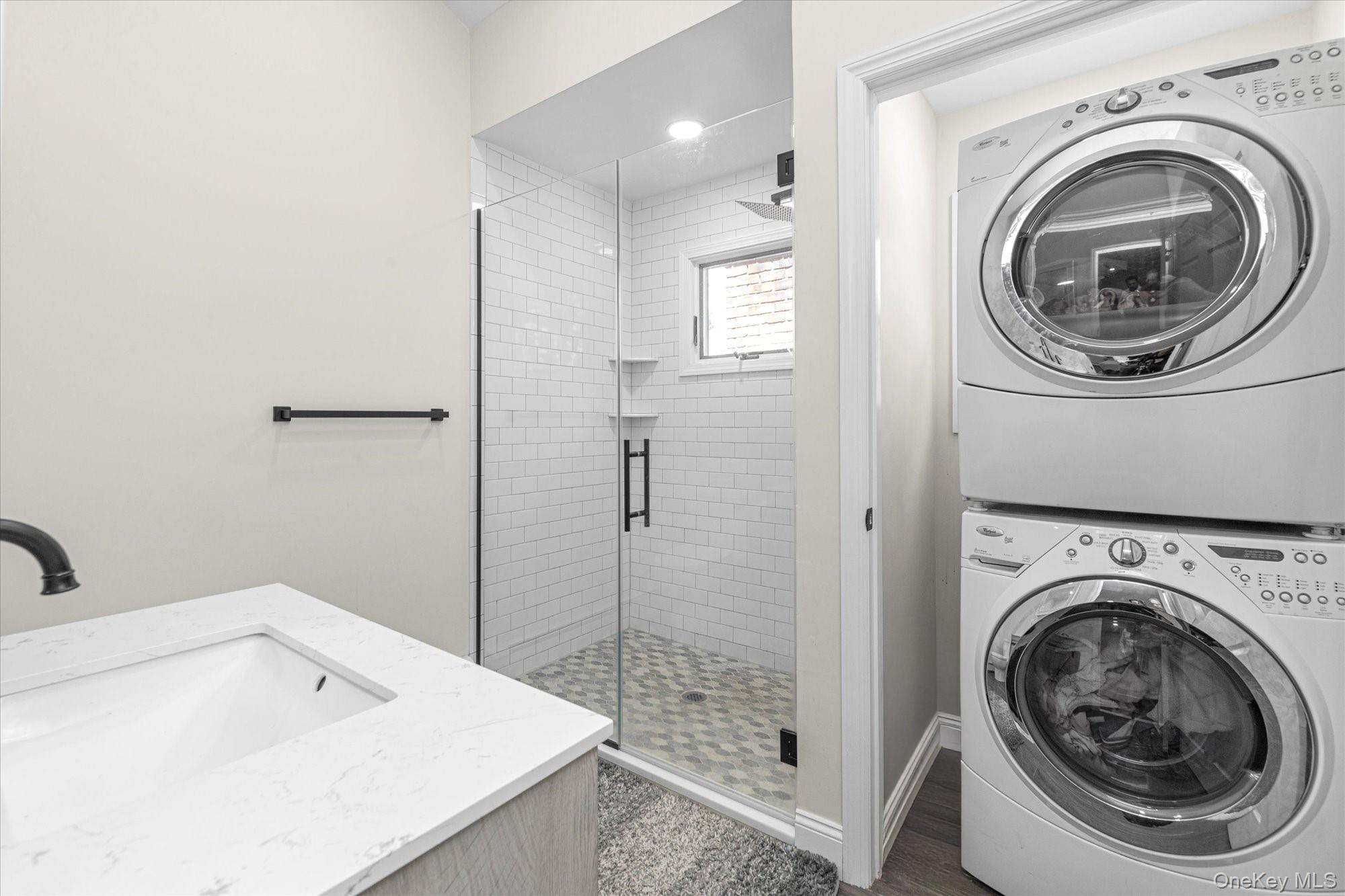 #11 photo, 702 10th Avenue, East Northport , NY 11731