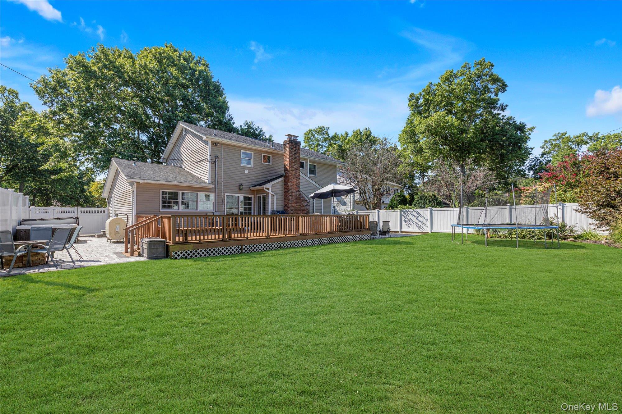 #18 photo, 702 10th Avenue, East Northport , NY 11731