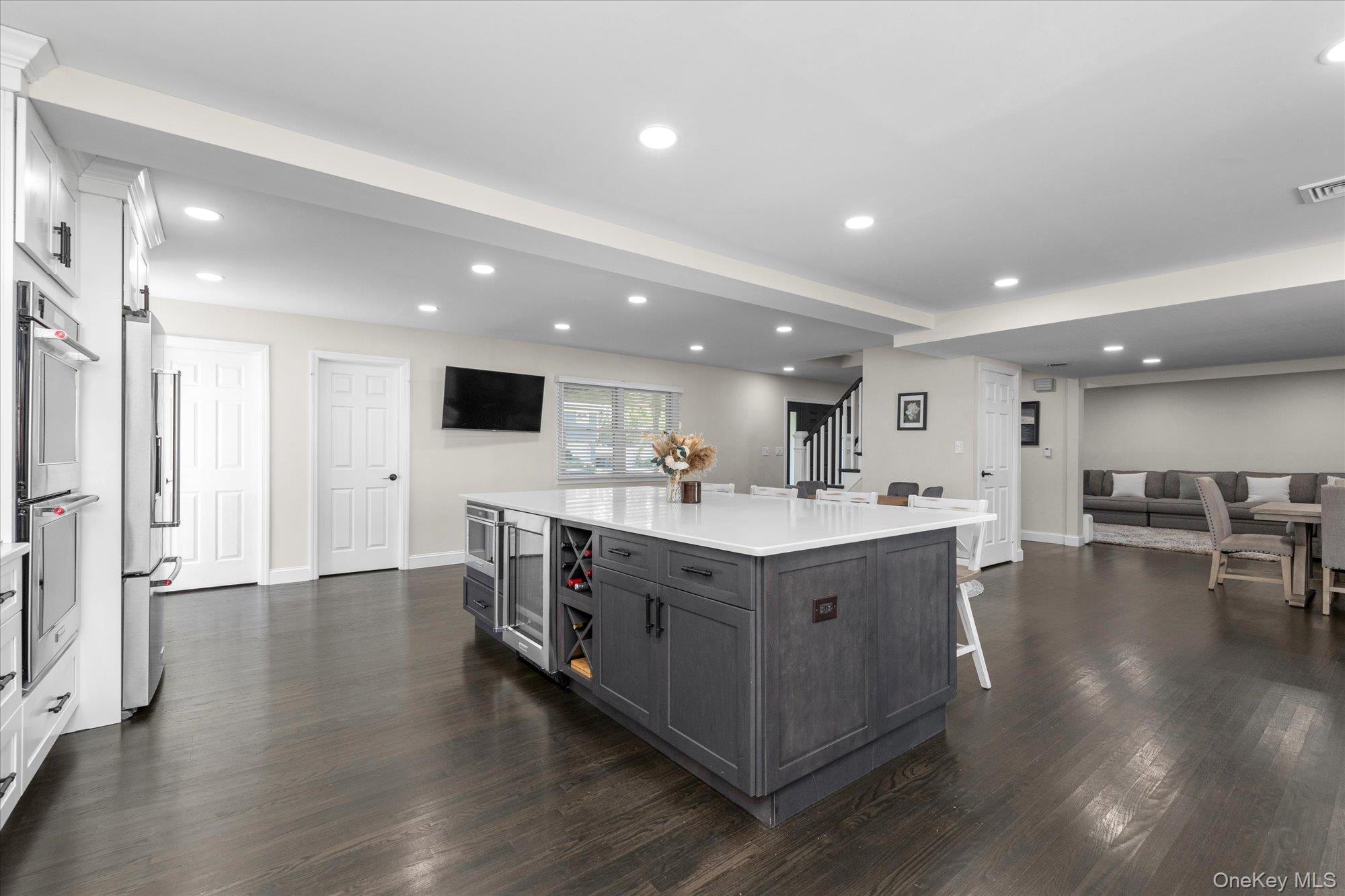 #9 photo, 702 10th Avenue, East Northport , NY 11731