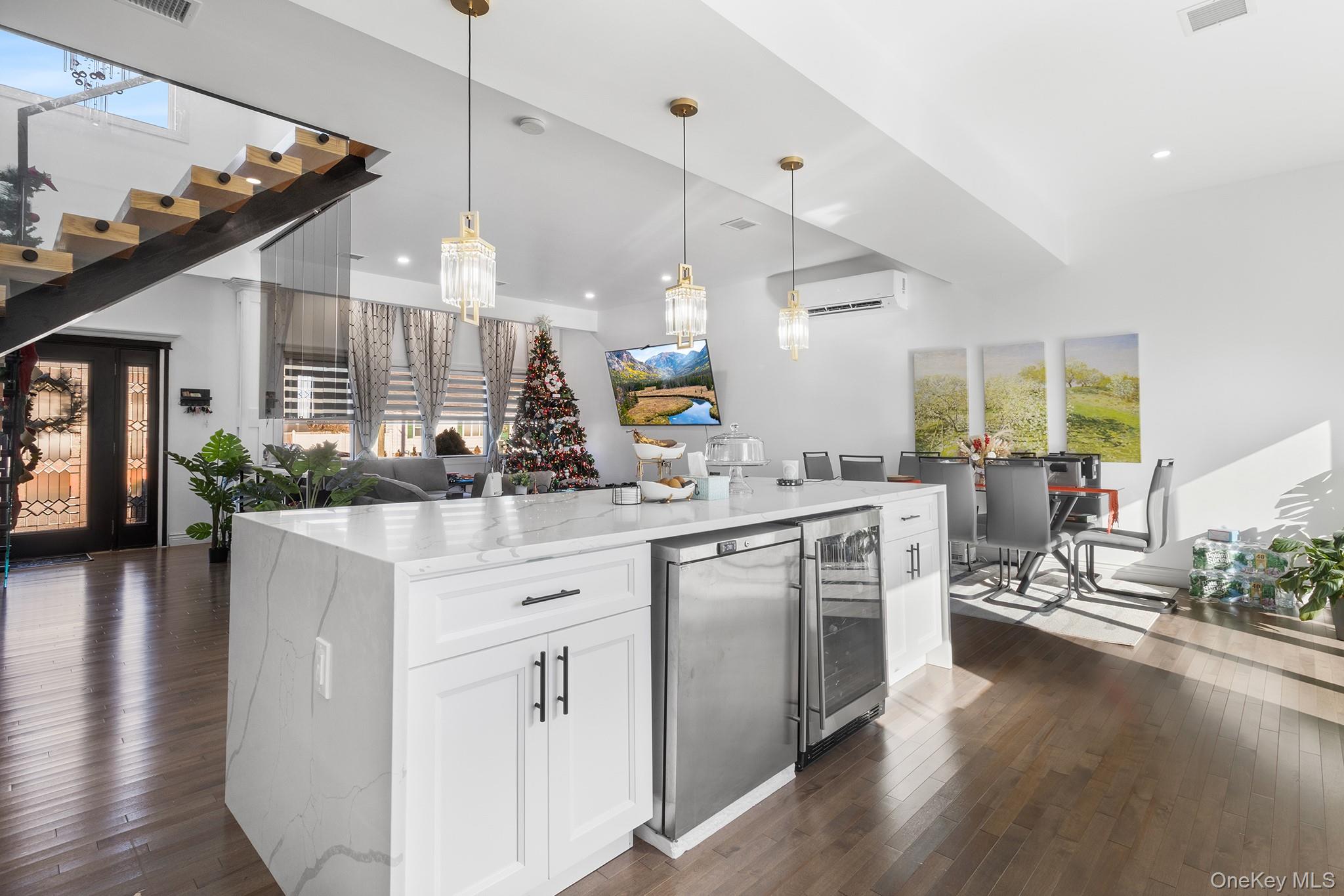 #14 photo, 166 17th Street, West Babylon , NY 11704