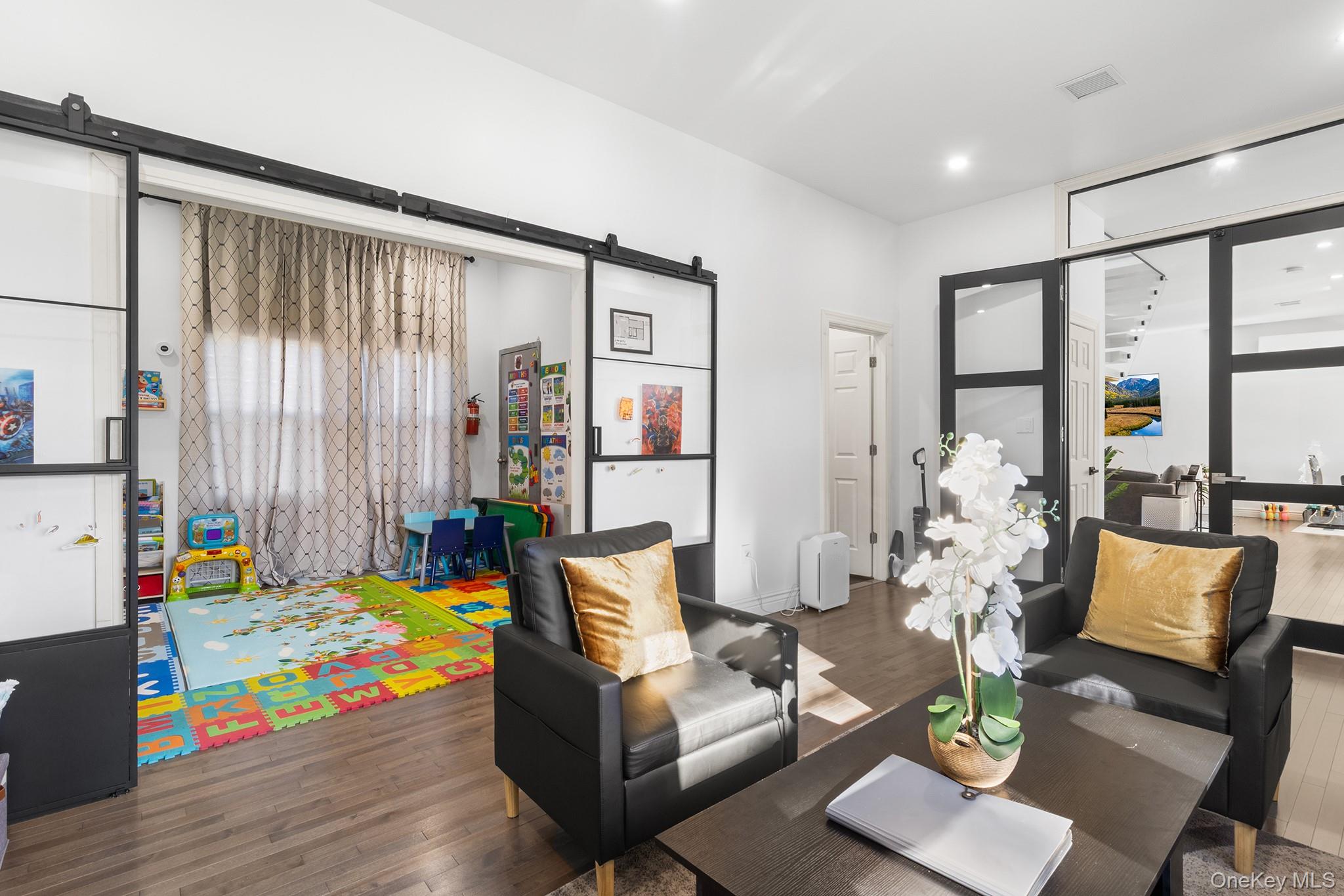 #20 photo, 166 17th Street, West Babylon , NY 11704