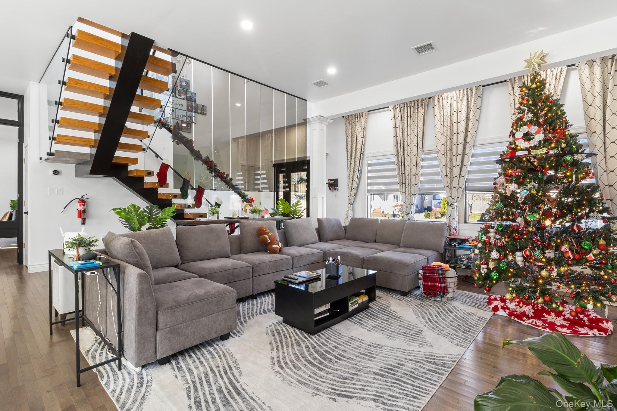 #6 photo, 166 17th Street, West Babylon , NY 11704