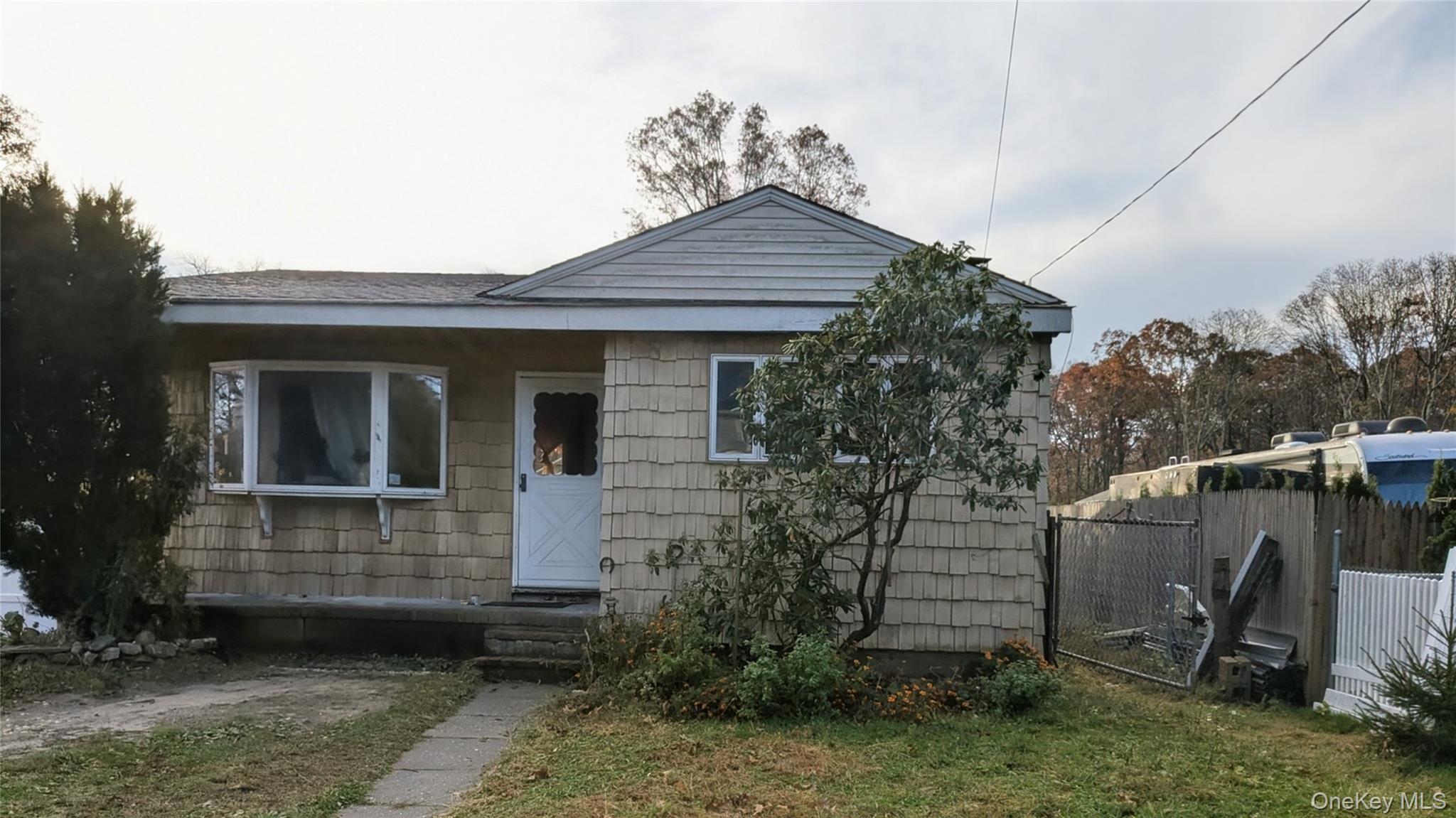 #1 photo, 50 Beatrice Drive, सफ़ोक काउंटी Shirley , NY 11967