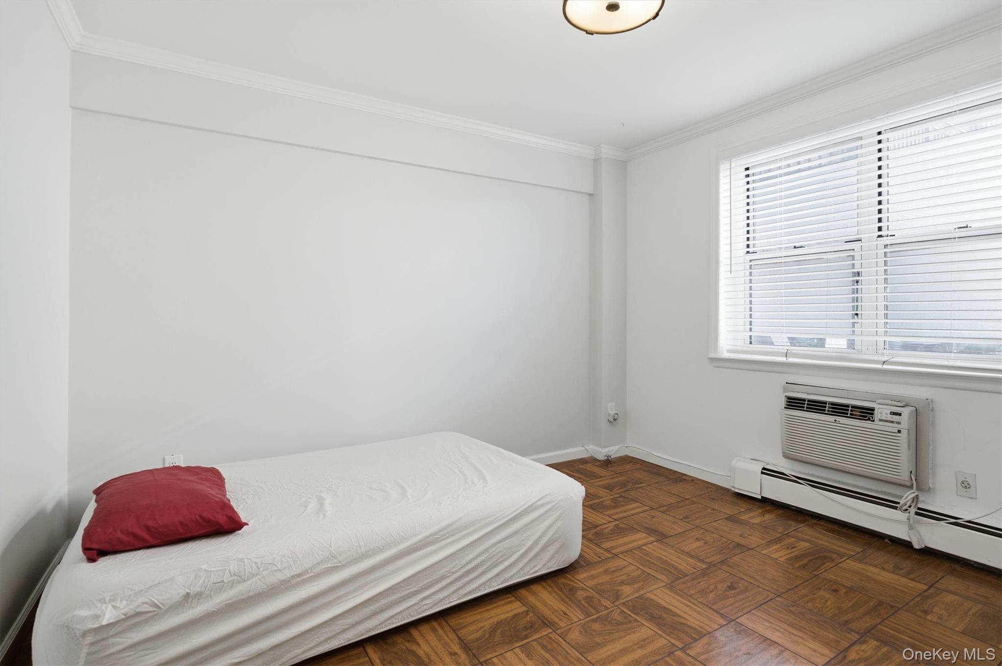 #11 photo, 25 Chapel Pl., Great Neck , NY 11021