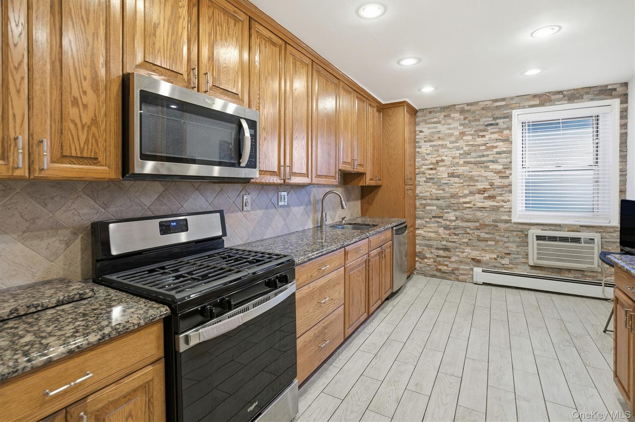 #8 photo, 25 Chapel Pl., Great Neck , NY 11021