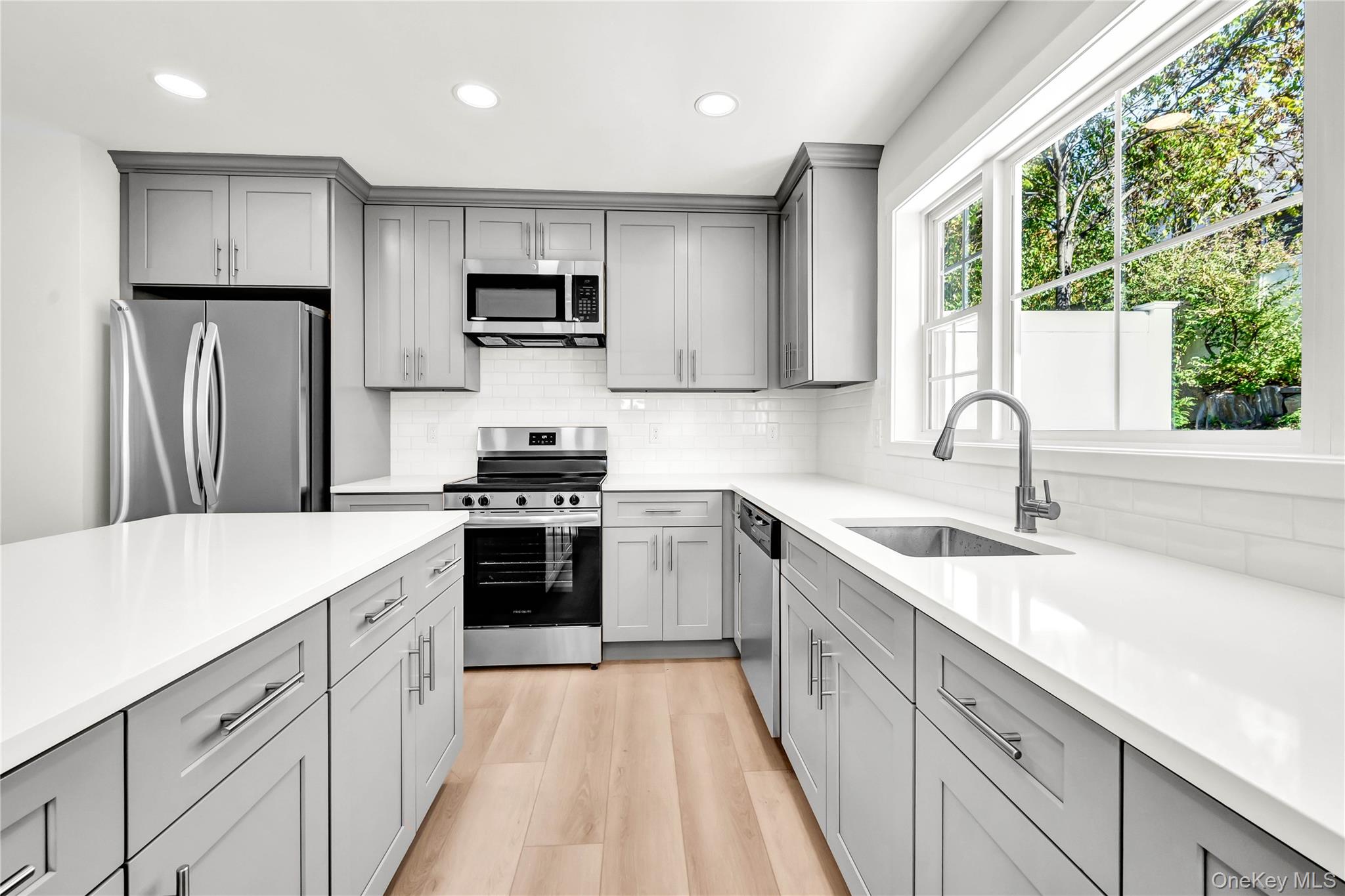 #6 photo, 670 E Main Street, Jefferson Valley , NY 10535