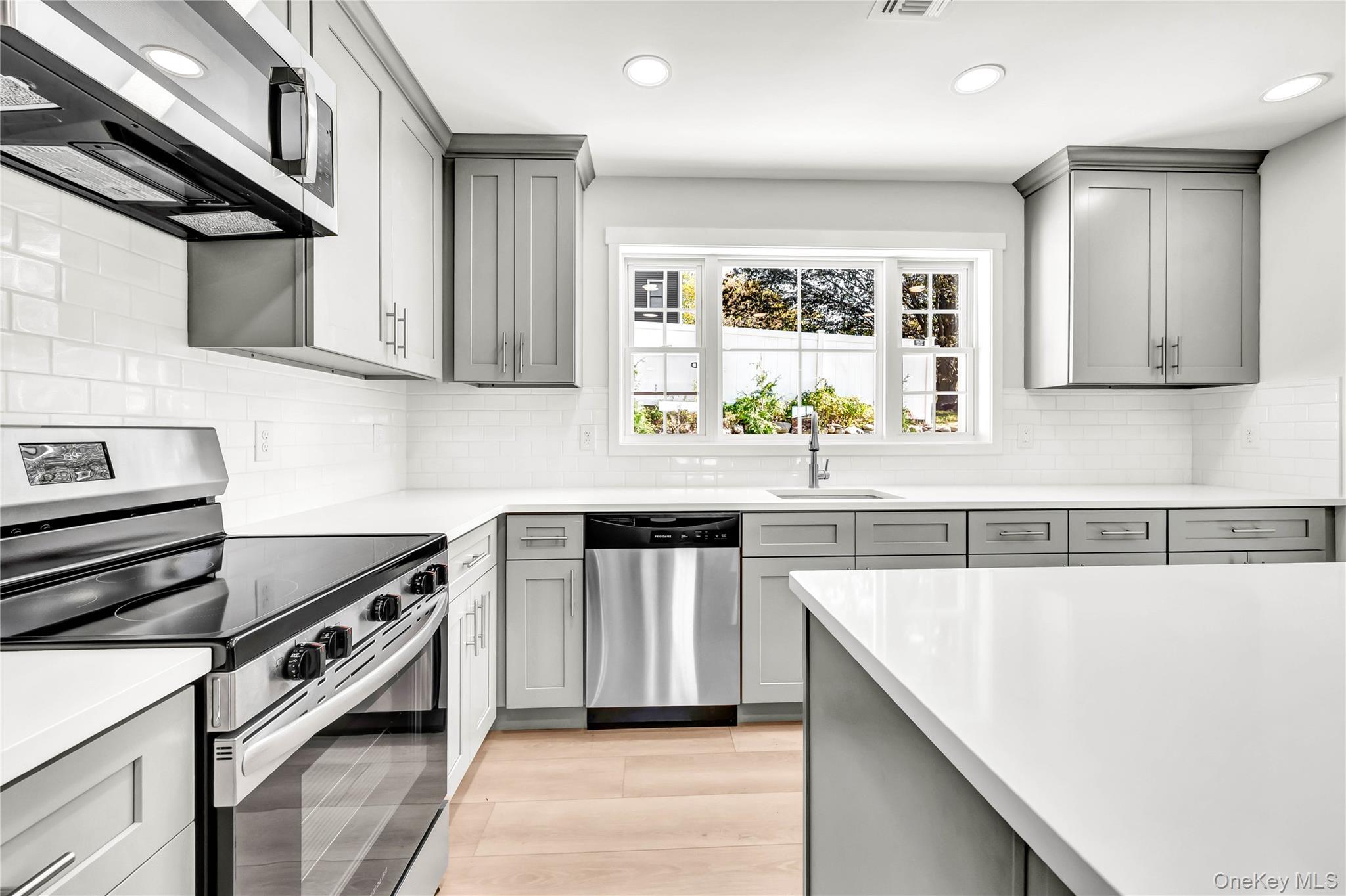 #7 photo, 670 E Main Street, Jefferson Valley , NY 10535