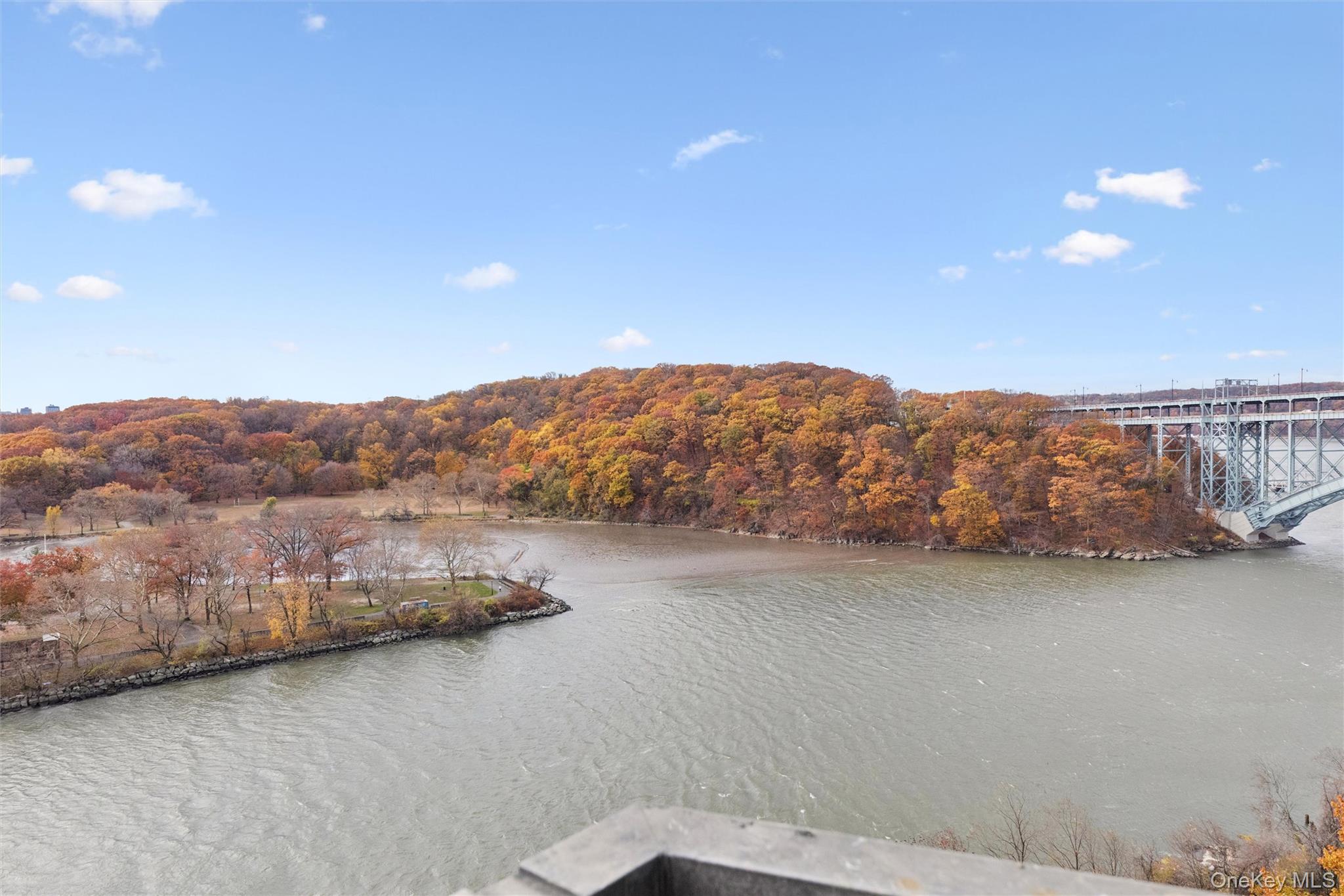 #16 photo, 2400 Johnson Avenue, Bronx , NY 10463