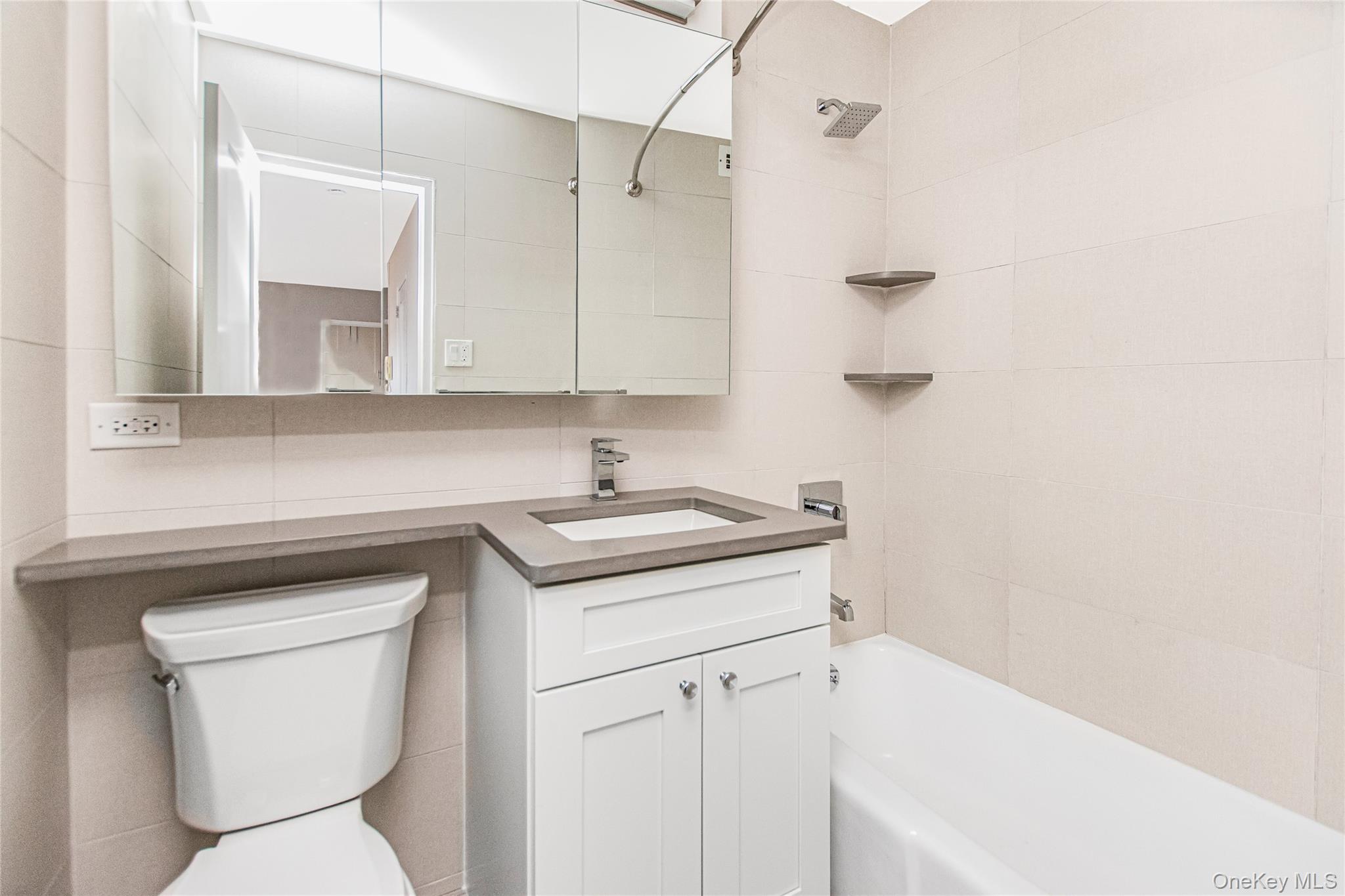 #8 photo, 2500 Johnson Avenue, 布朗士 Bronx , NY 10463