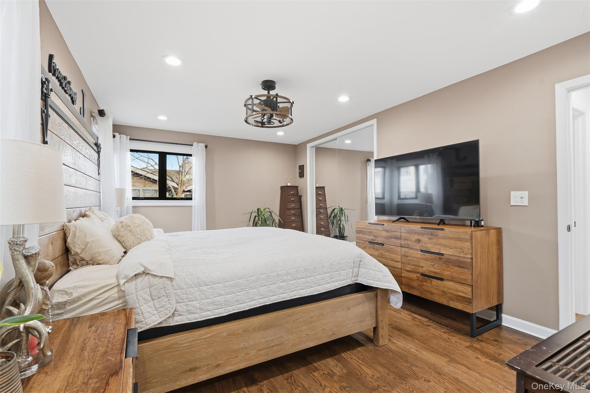 #11 photo, 76 Kensington Oval, New Rochelle , NY 10805