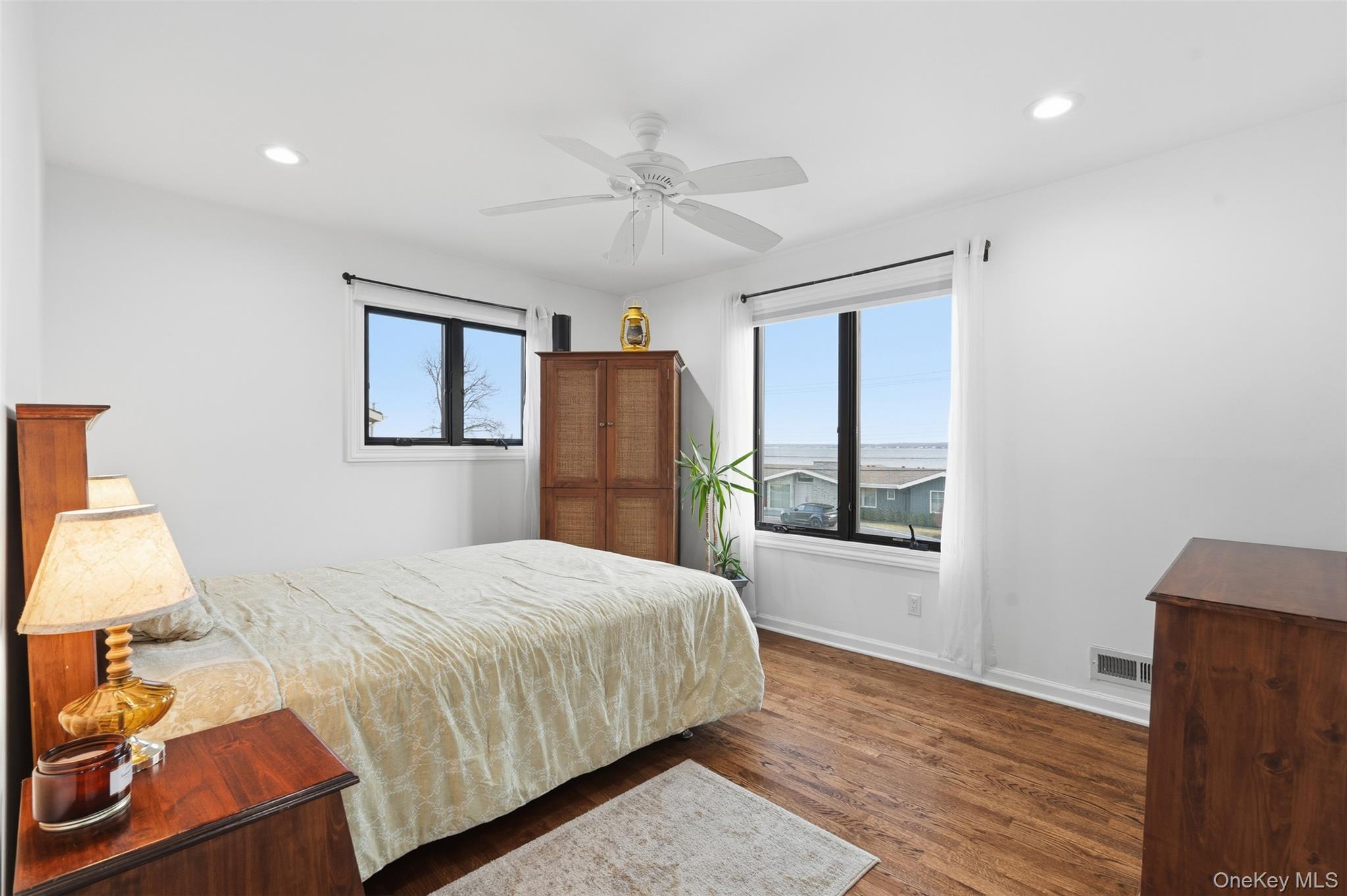 #15 photo, 76 Kensington Oval, New Rochelle , NY 10805