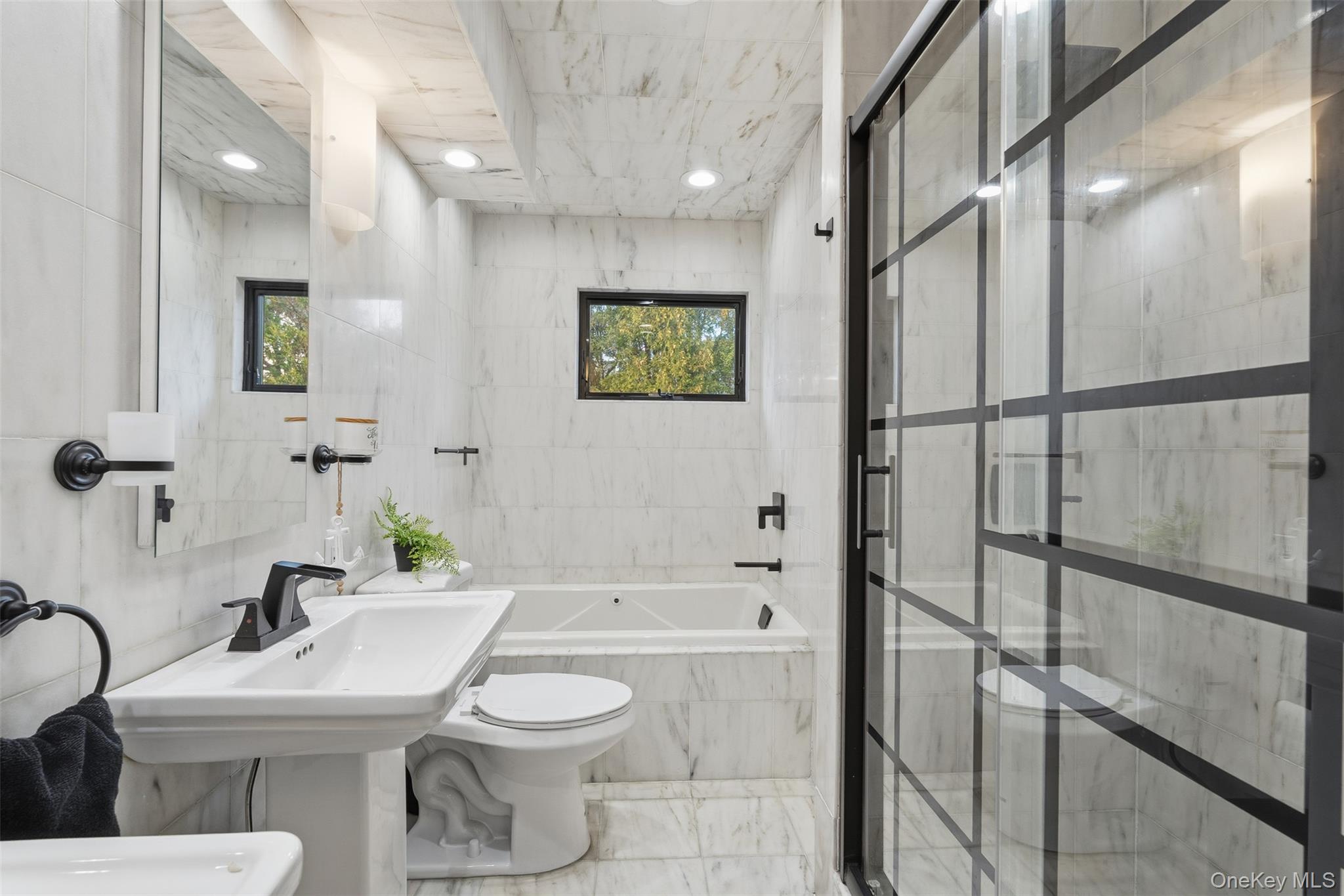 #19 photo, 76 Kensington Oval, New Rochelle , NY 10805