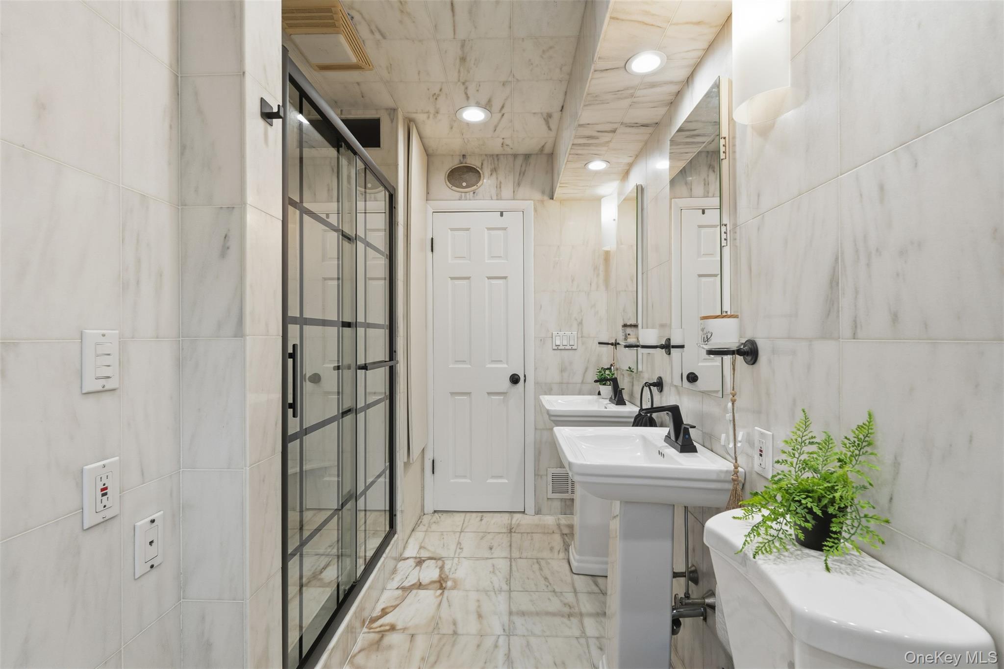 #20 photo, 76 Kensington Oval, New Rochelle , NY 10805