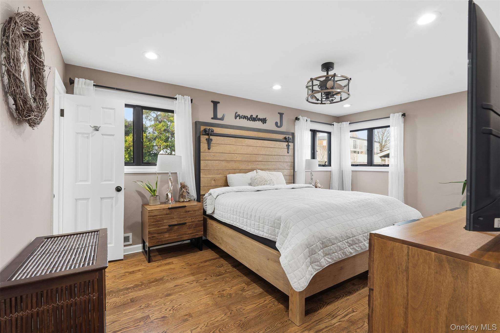 #9 photo, 76 Kensington Oval, New Rochelle , NY 10805