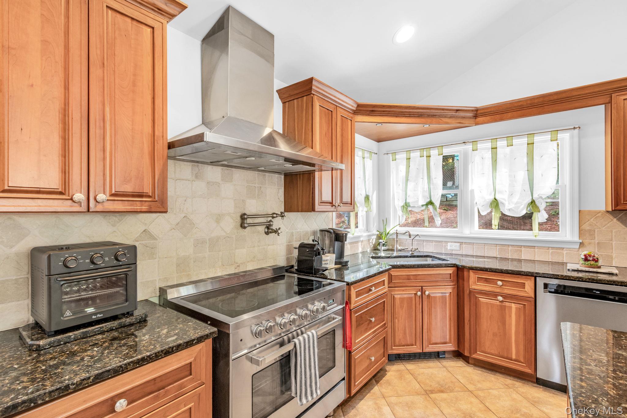 #11 photo, 34 Steiner Drive, 纽约州 Mahopac , NY 10541