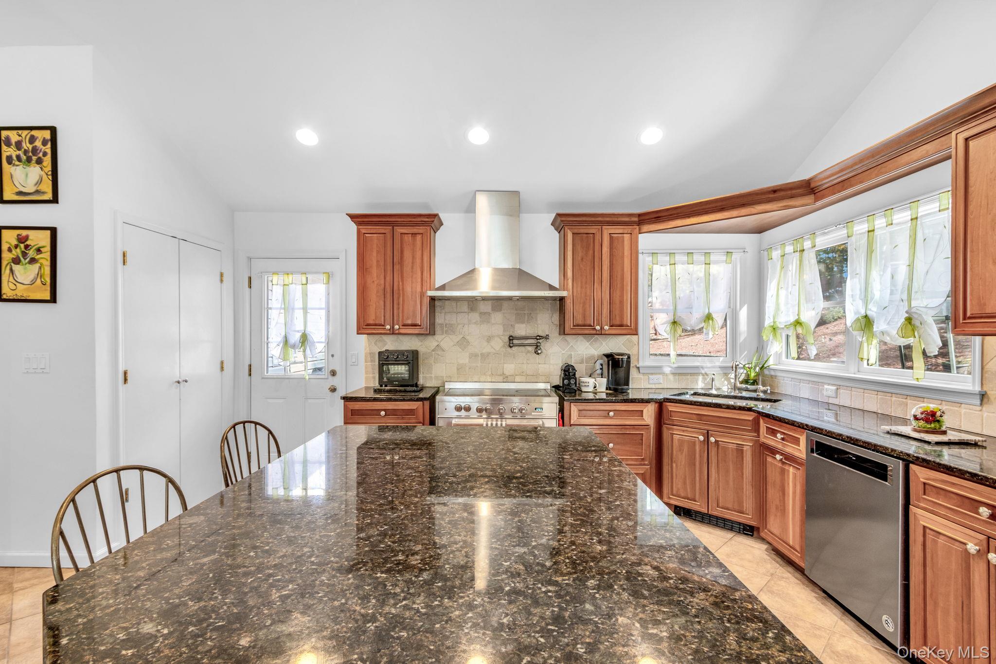 #12 photo, 34 Steiner Drive, 纽约州 Mahopac , NY 10541