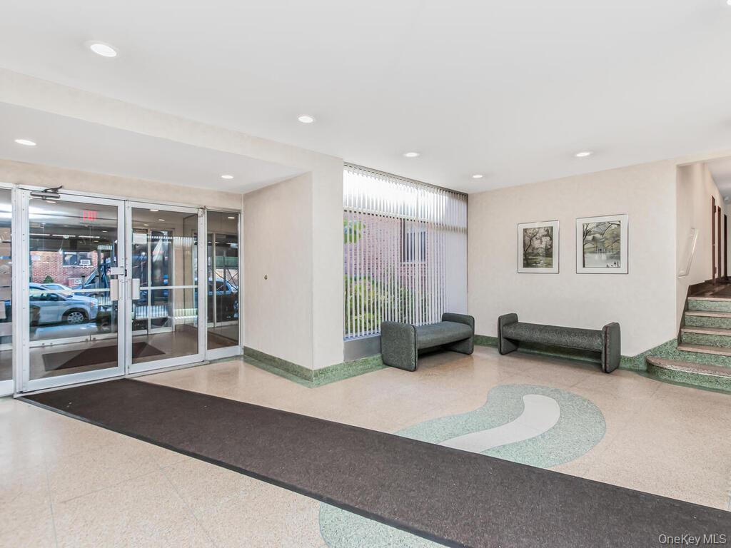 #12 photo, 645 W 239th Street, 브롱크스 Bronx , NY 10463