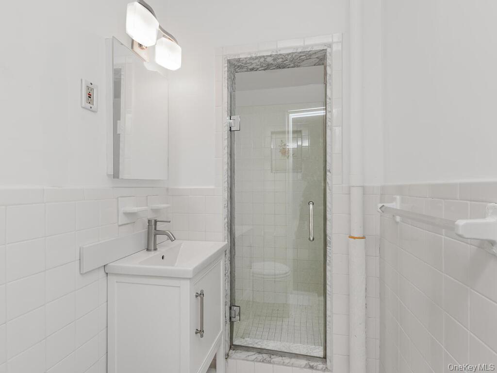 #14 photo, 645 W 239th Street, 브롱크스 Bronx , NY 10463